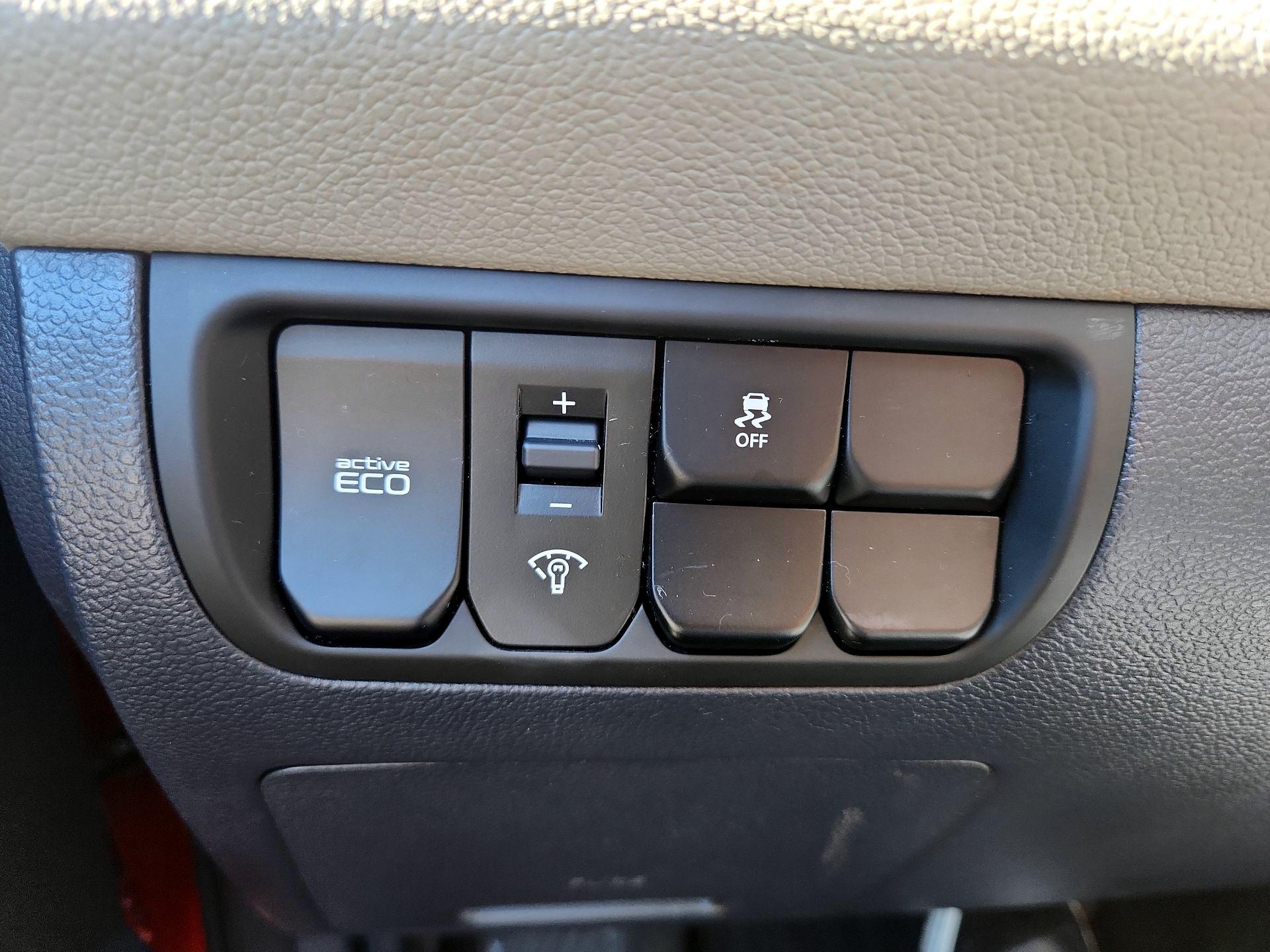 Thumbnail: 2016 Kia Rio - 13