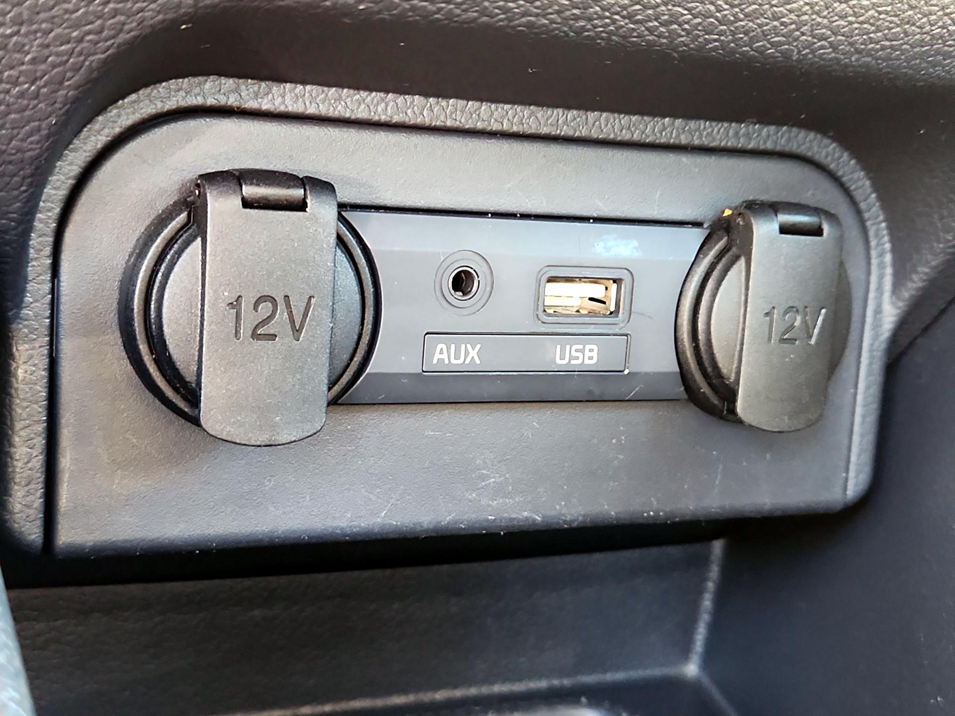 Thumbnail: 2016 Kia Rio - 17