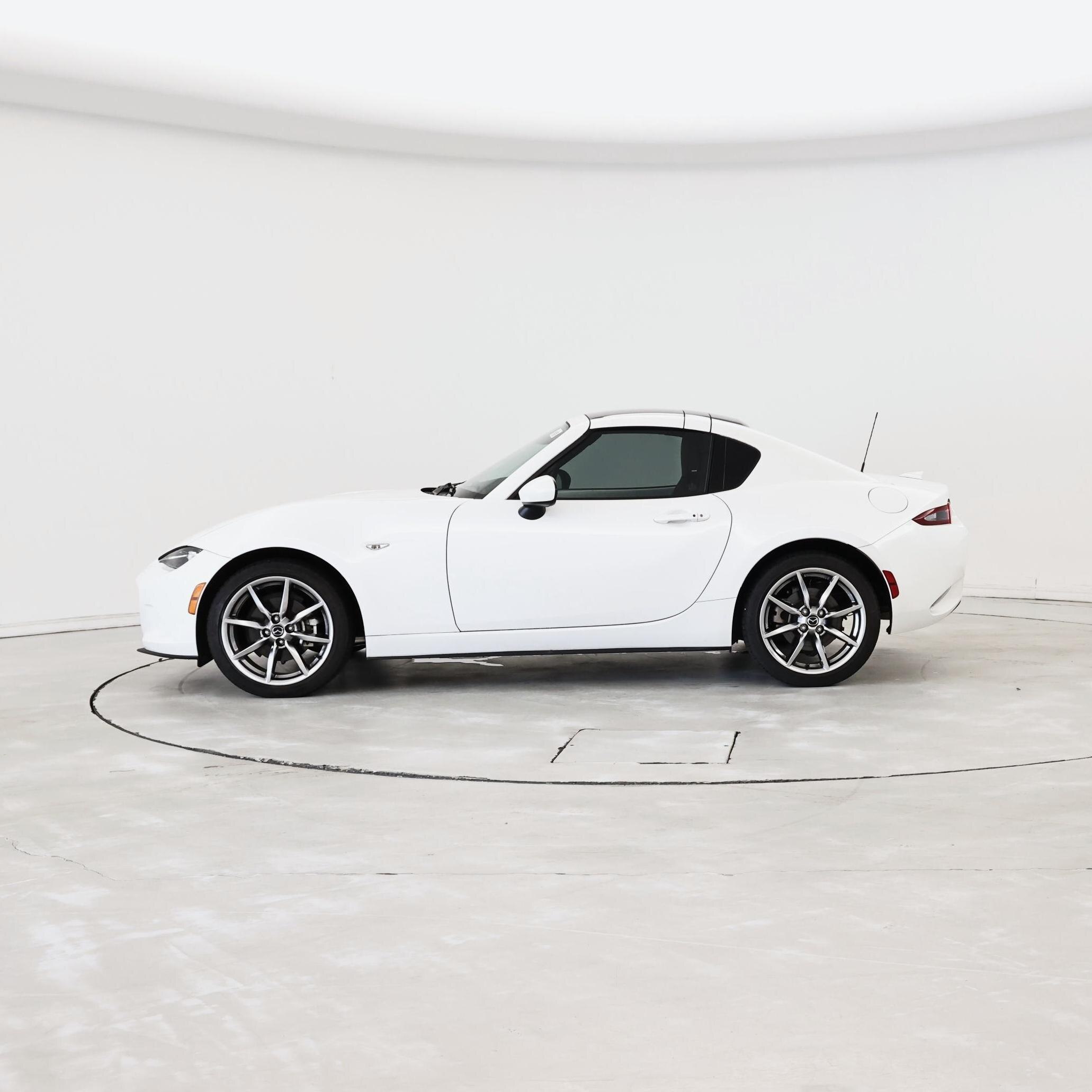Thumbnail: 2022 Mazda MX-5 Miata - 3