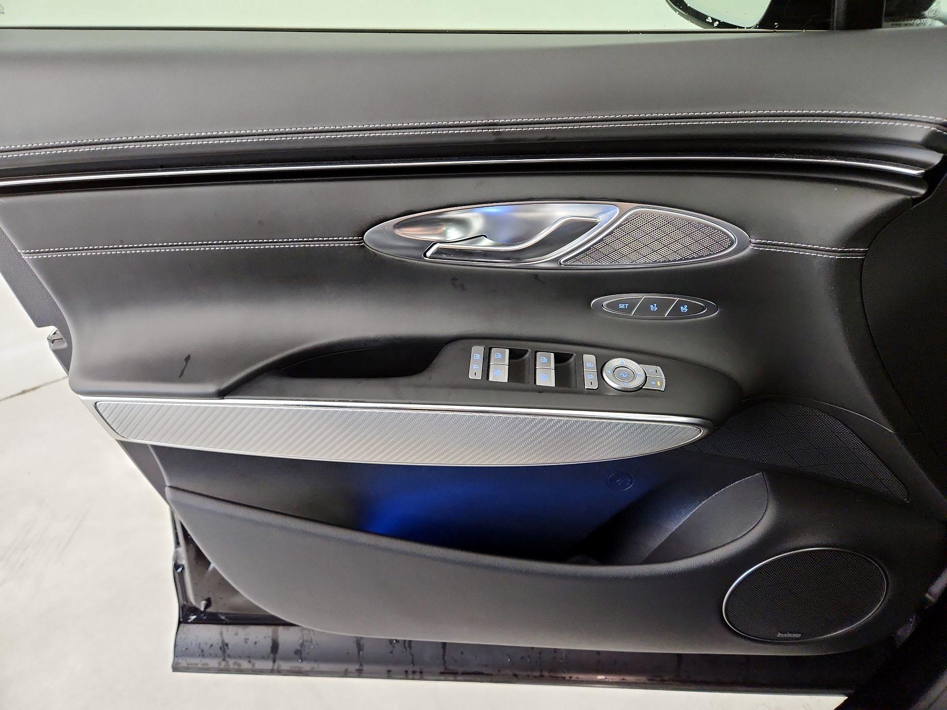 Thumbnail: 2023 Genesis GV70 - 12