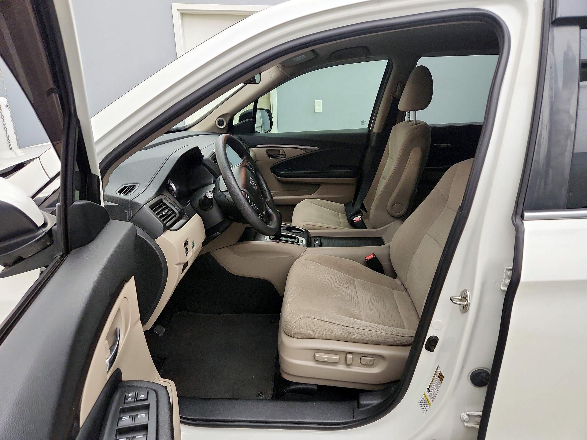 Thumbnail: 2016 Honda Pilot - 11