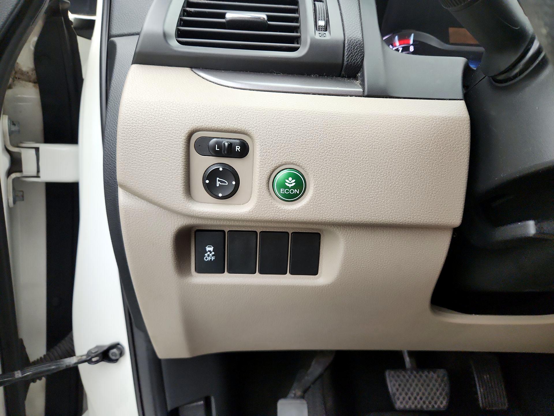 Thumbnail: 2016 Honda Pilot - 13