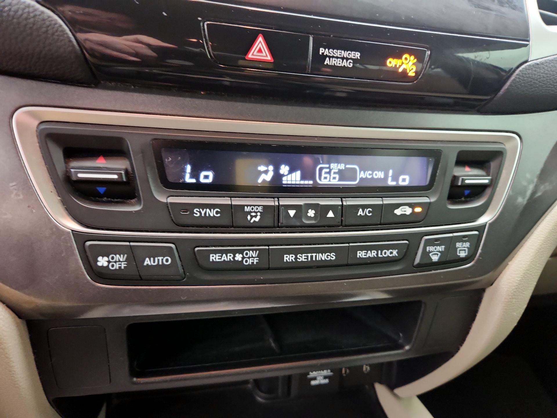 Thumbnail: 2016 Honda Pilot - 16