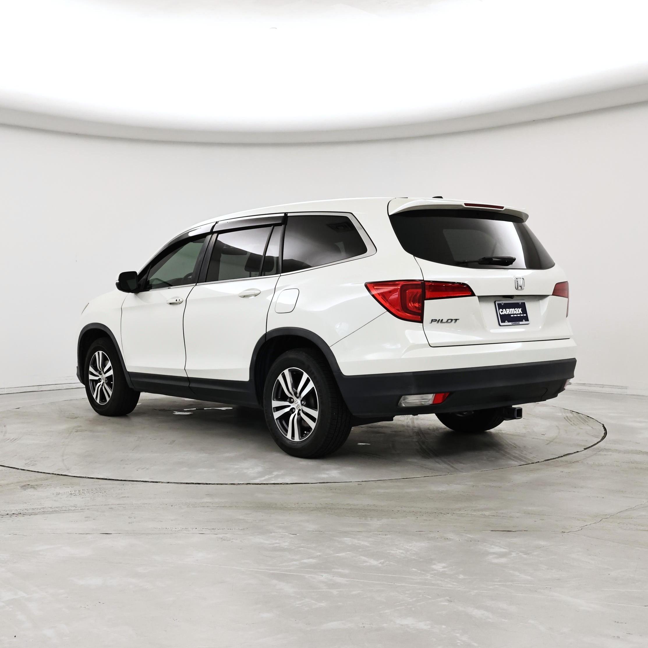 Thumbnail: 2016 Honda Pilot - 2