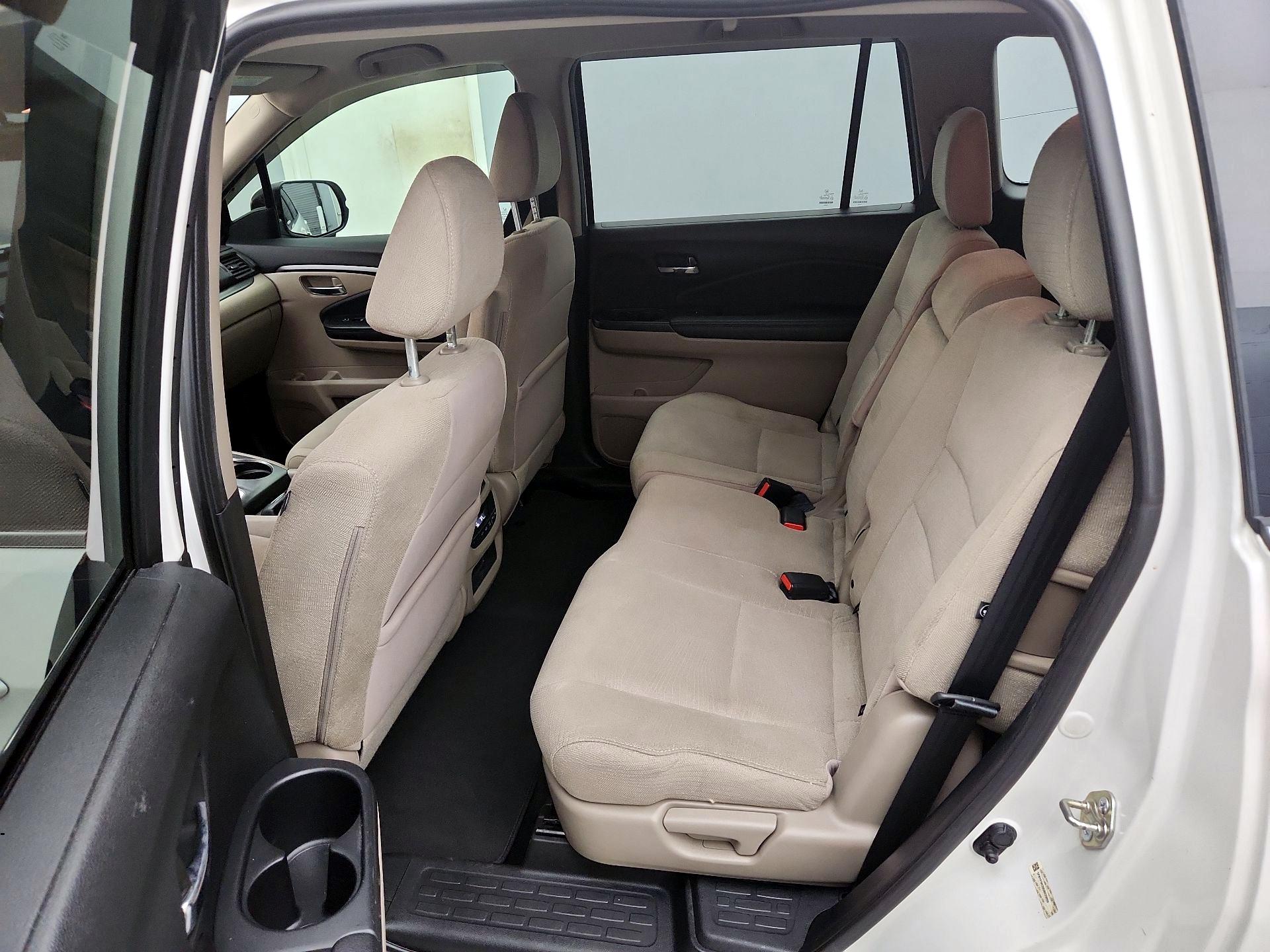 Thumbnail: 2016 Honda Pilot - 19