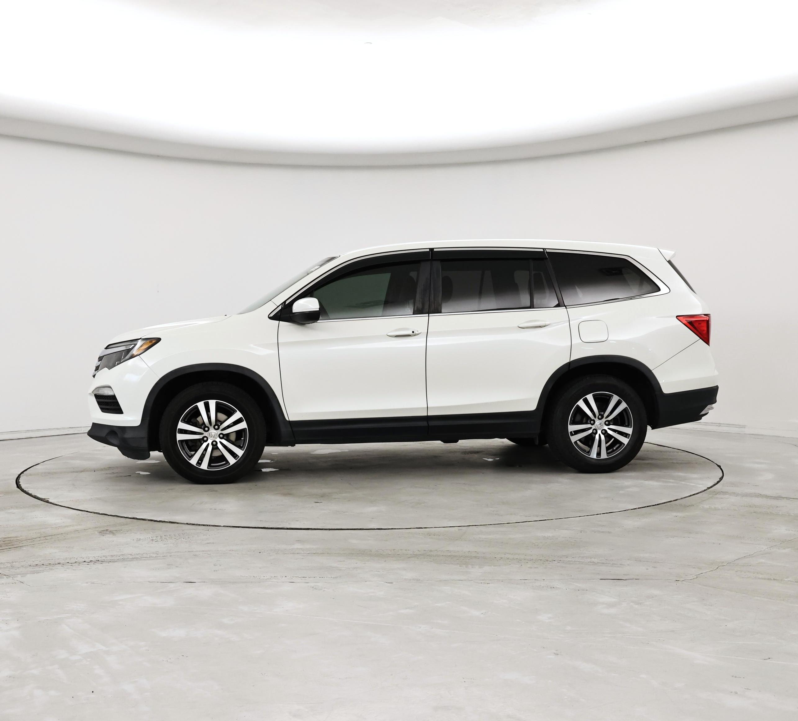 Thumbnail: 2016 Honda Pilot - 3