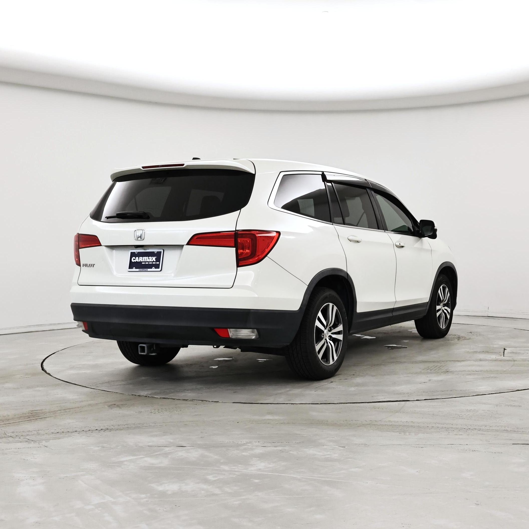 Thumbnail: 2016 Honda Pilot - 8