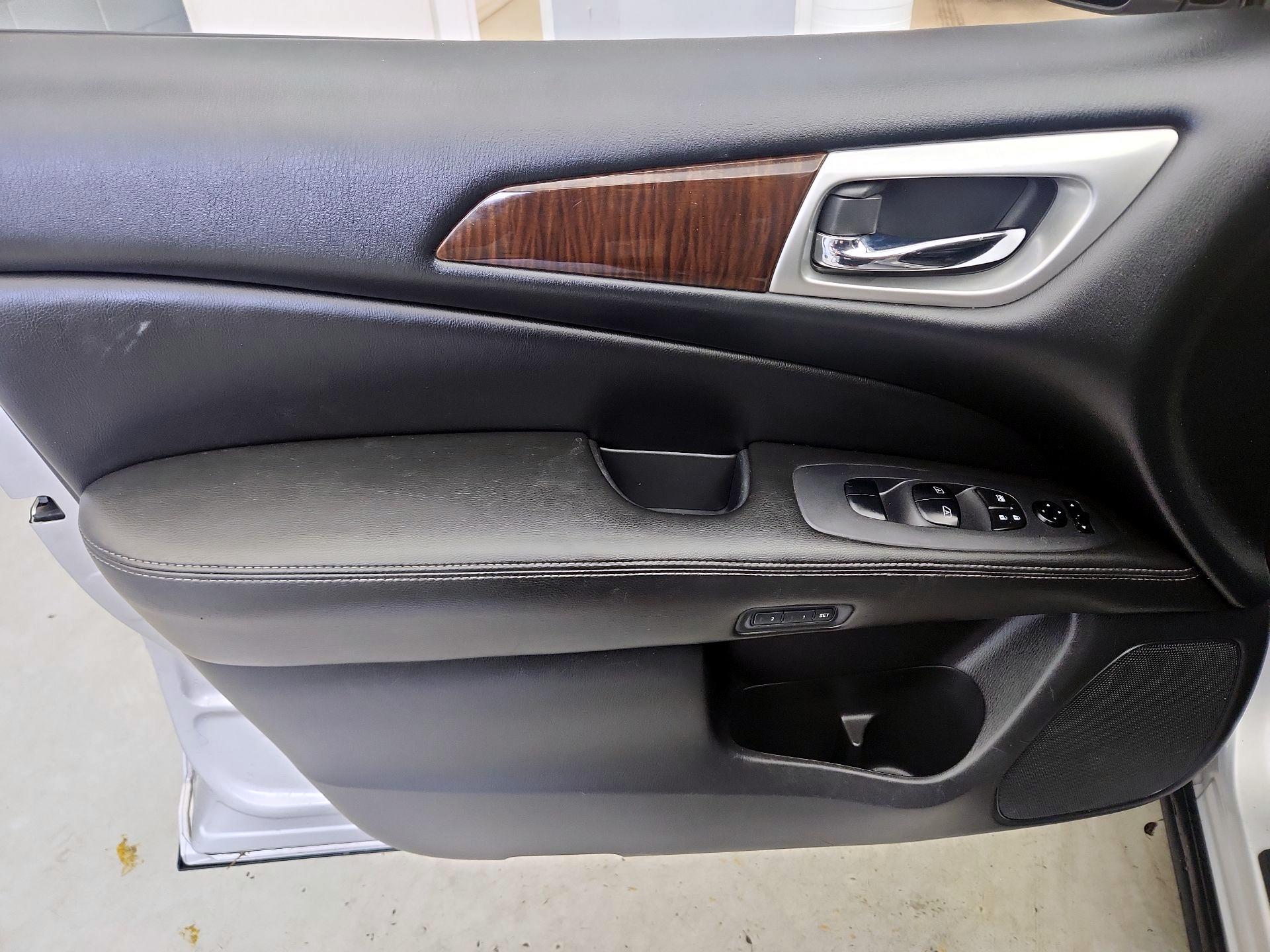 Thumbnail: 2014 Nissan Pathfinder - 12
