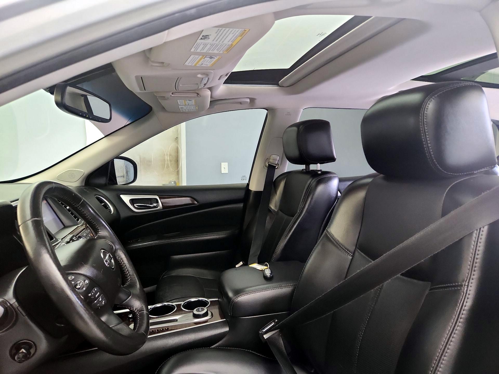 Thumbnail: 2014 Nissan Pathfinder - 18