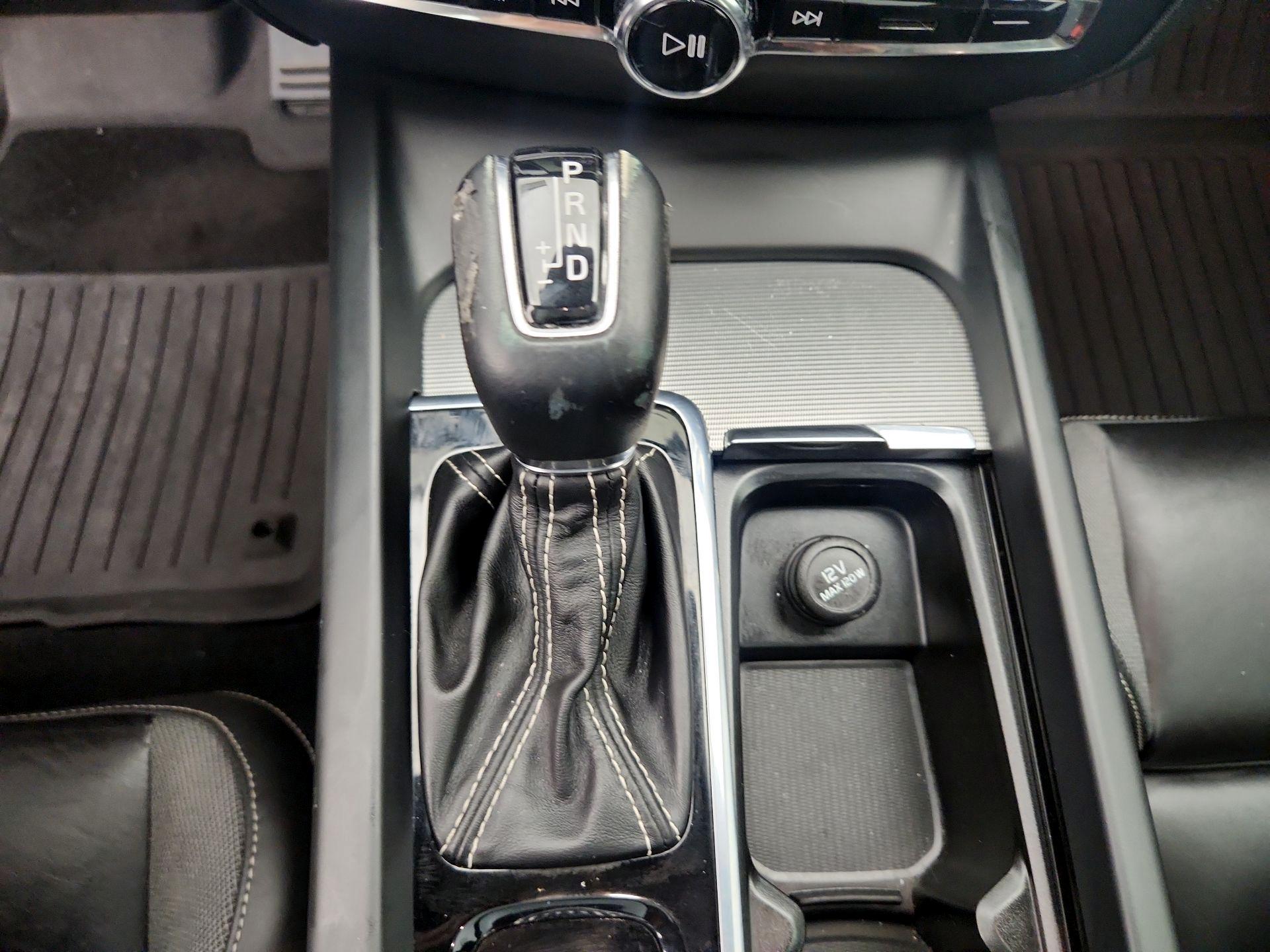 Thumbnail: 2020 Volvo S60 - 17