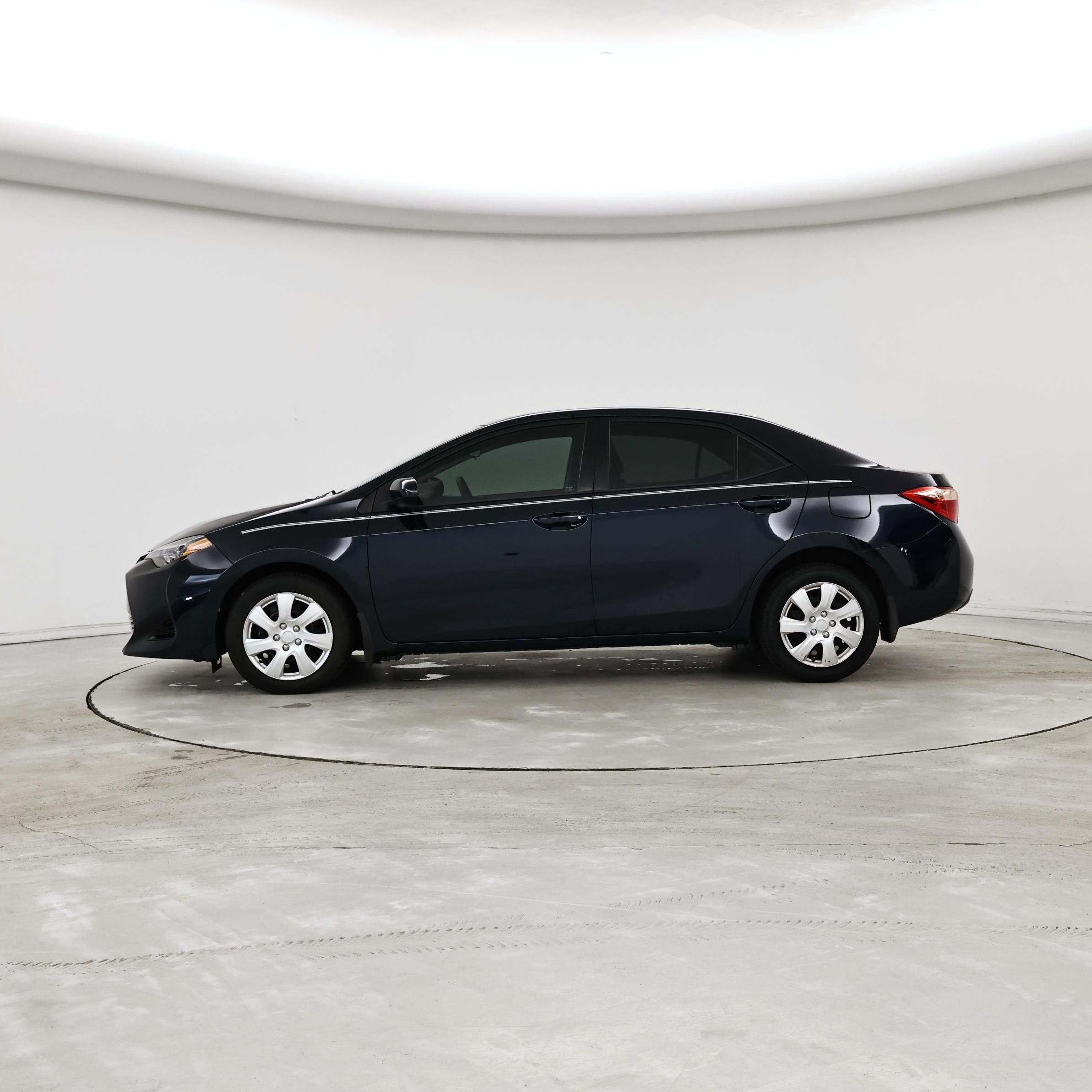 Thumbnail: 2017 Toyota Corolla - 3
