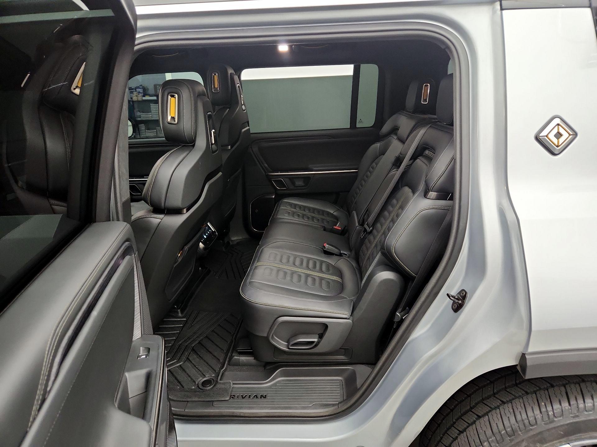 Thumbnail: 2024 Rivian R1S - 20