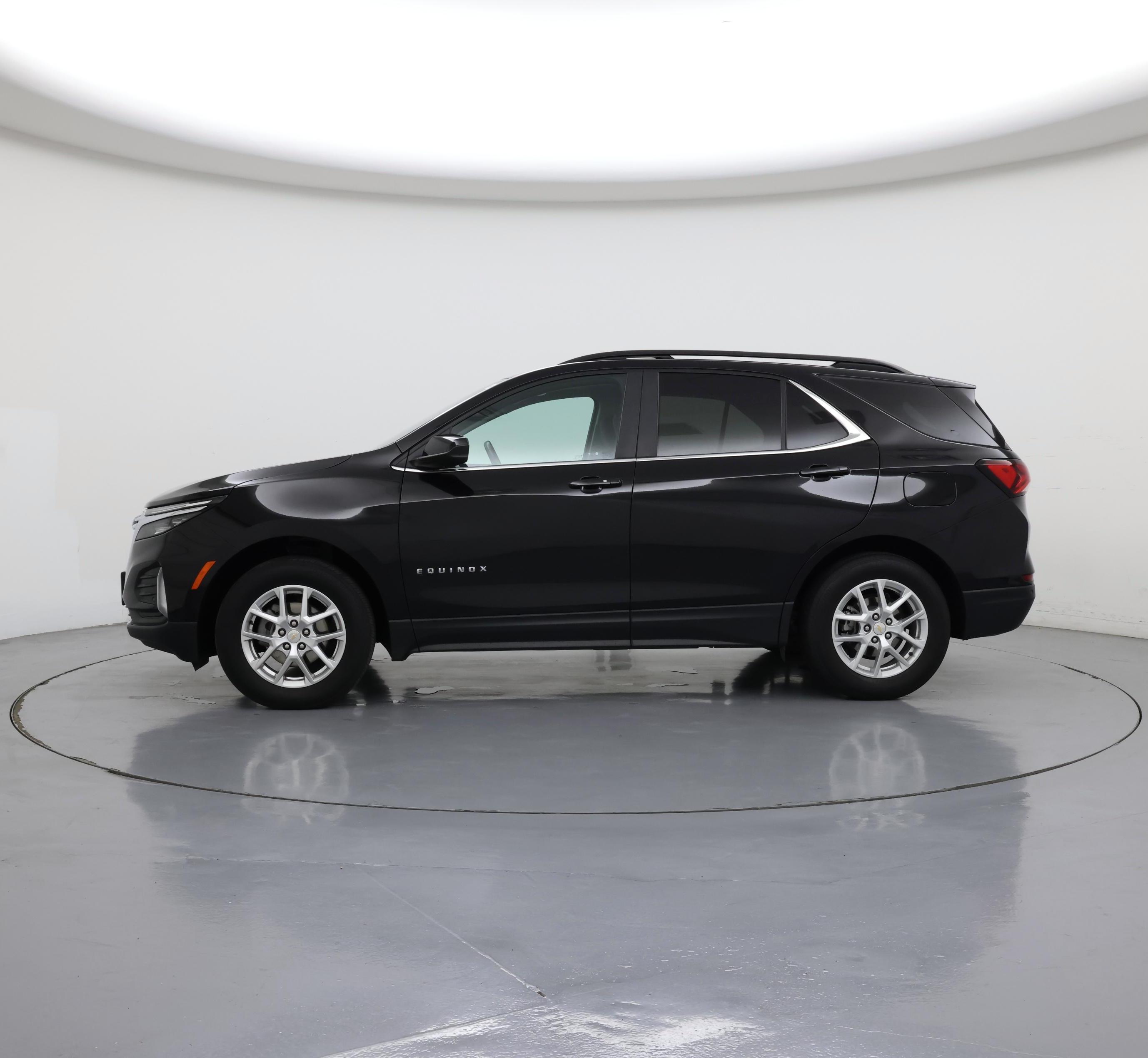 Thumbnail: 2022 Chevrolet Equinox - 3