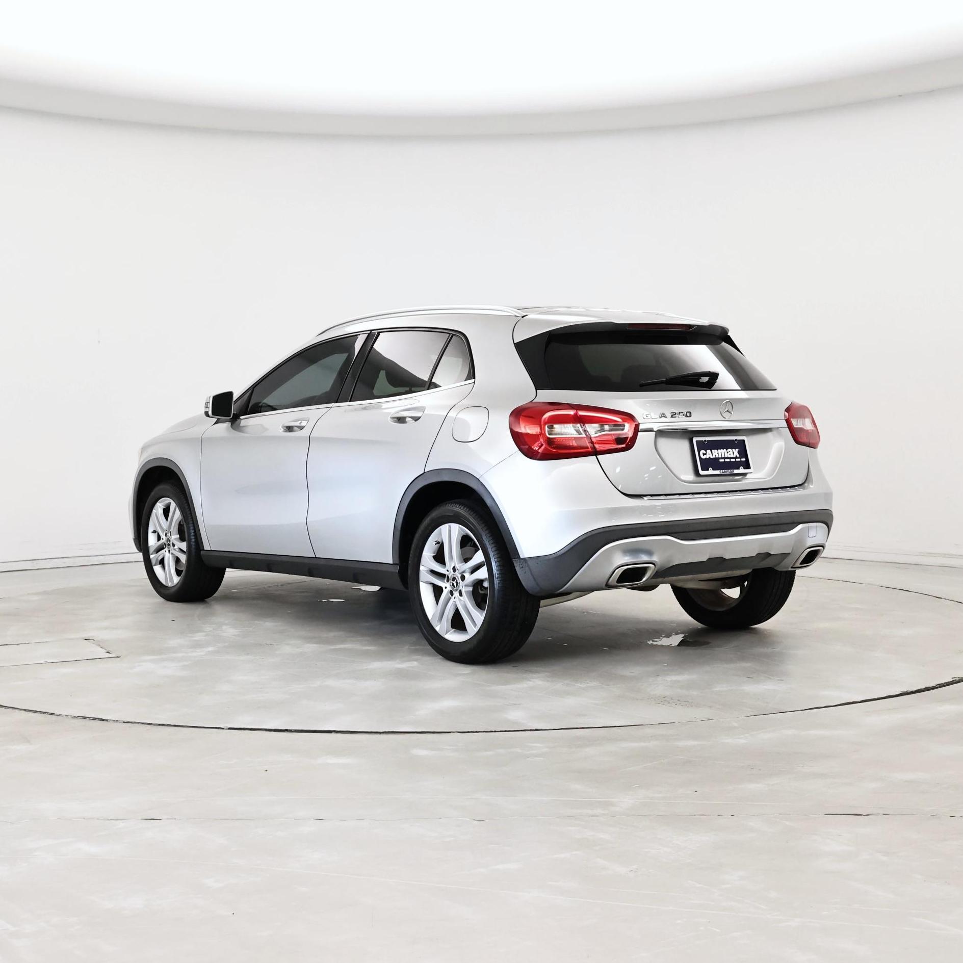 Thumbnail: 2018 Mercedes-Benz GLA - 2