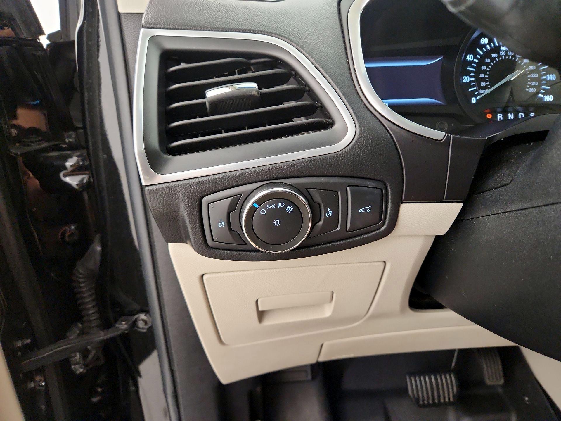 Thumbnail: 2016 Ford Edge - 13