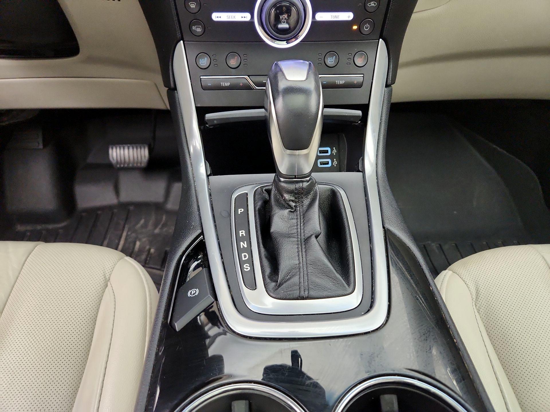 Thumbnail: 2016 Ford Edge - 18