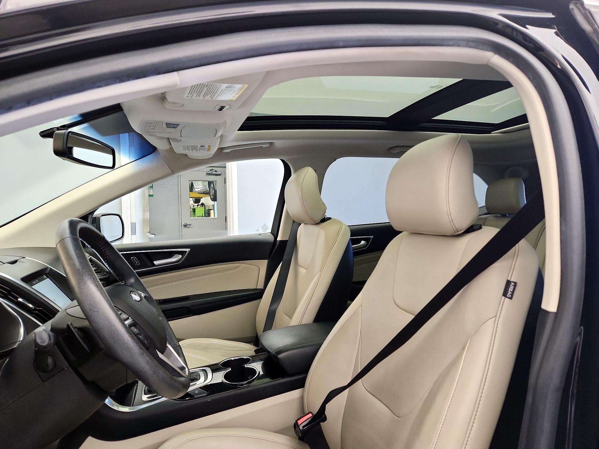 Thumbnail: 2016 Ford Edge - 20