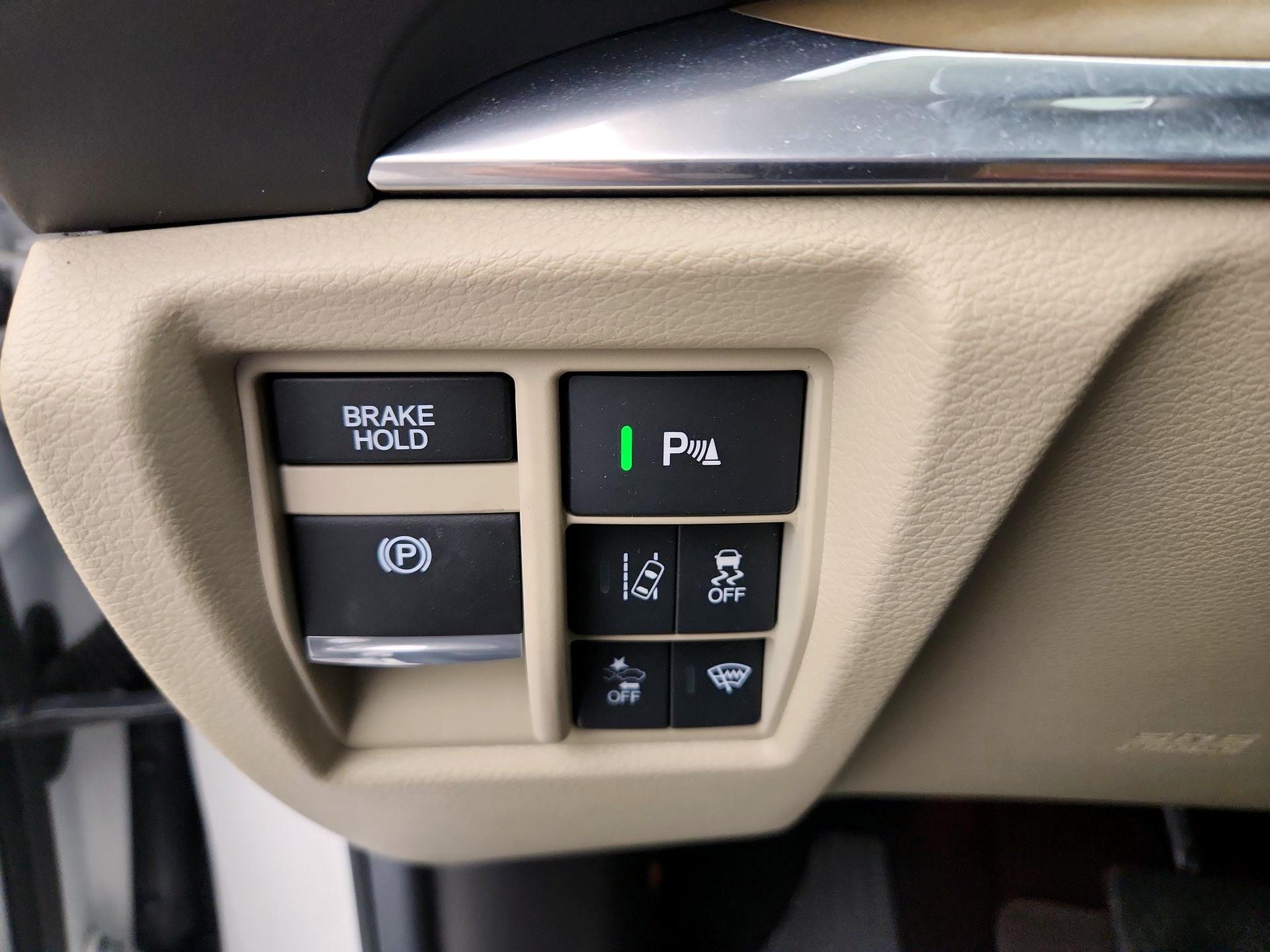 Thumbnail: 2020 Acura MDX - 13