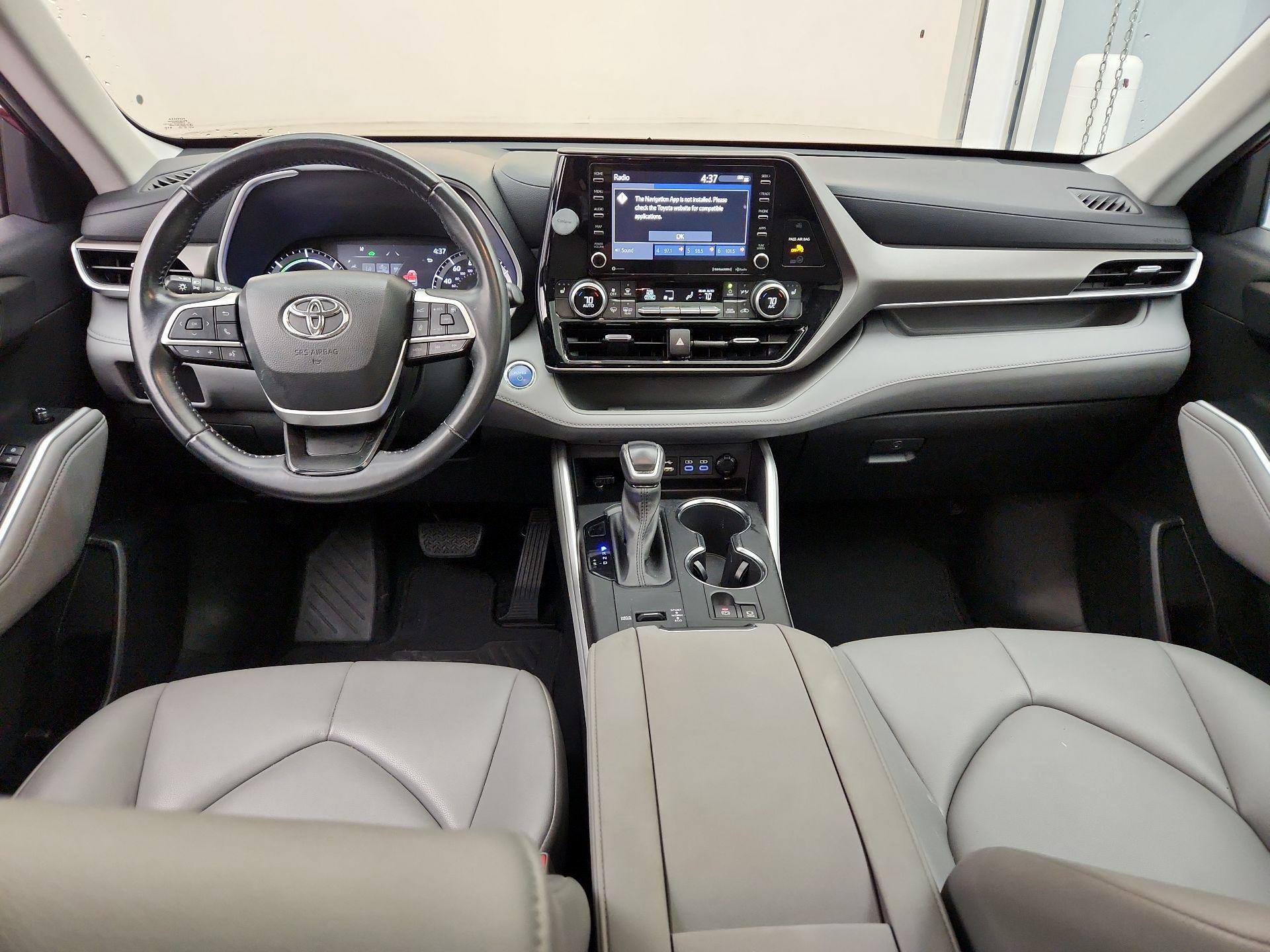 Thumbnail: 2022 Toyota Highlander - 9