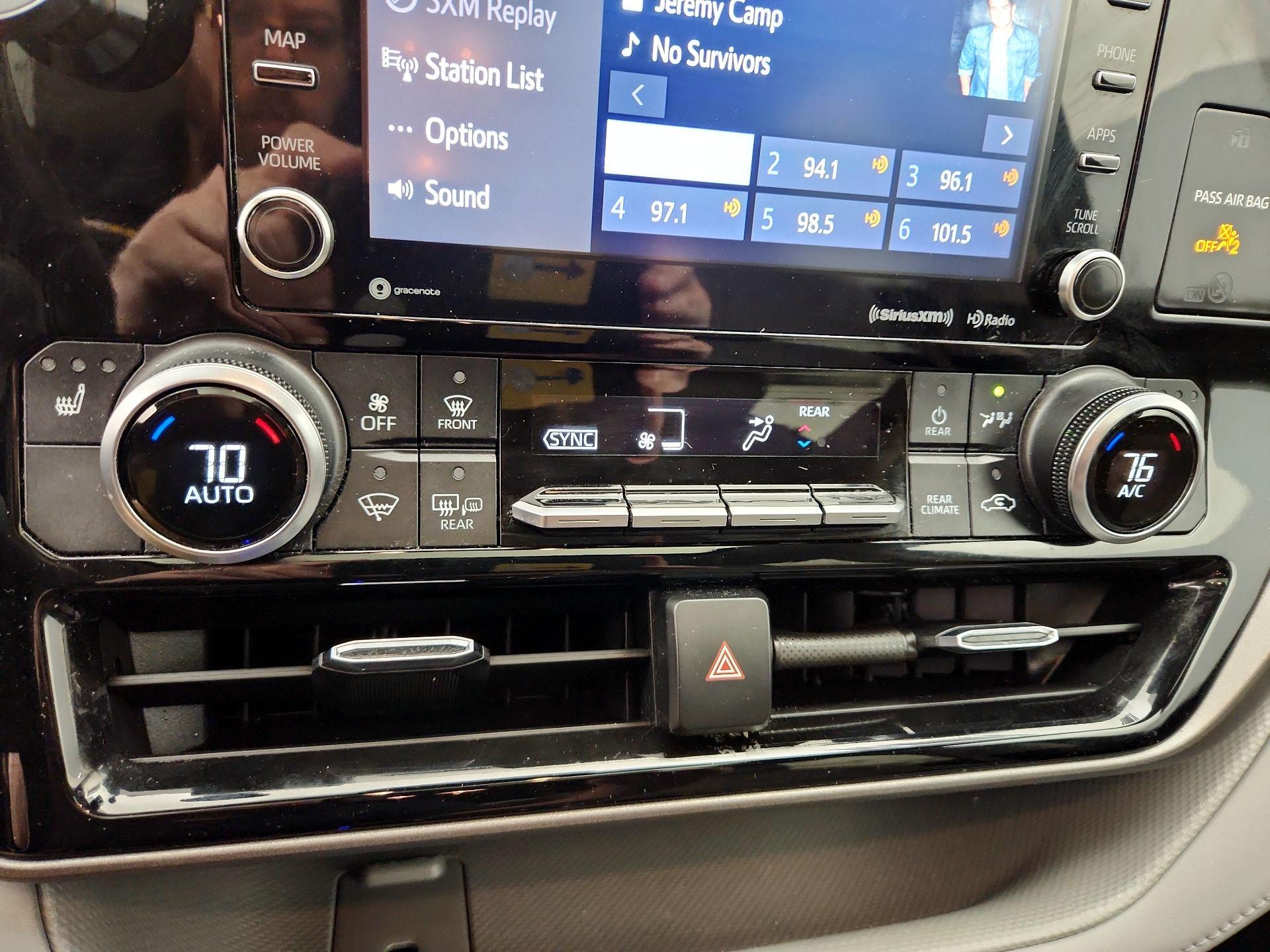 Thumbnail: 2022 Toyota Highlander - 17