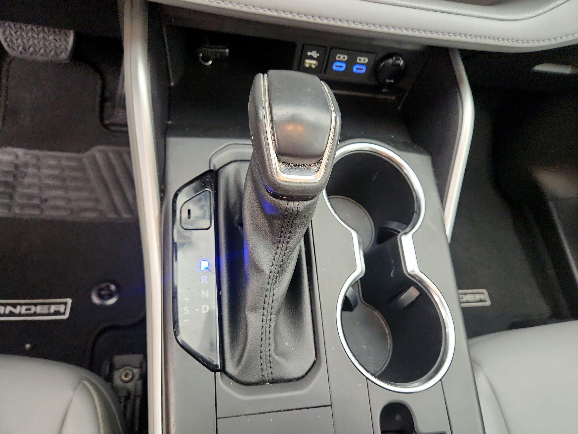 Thumbnail: 2022 Toyota Highlander - 18