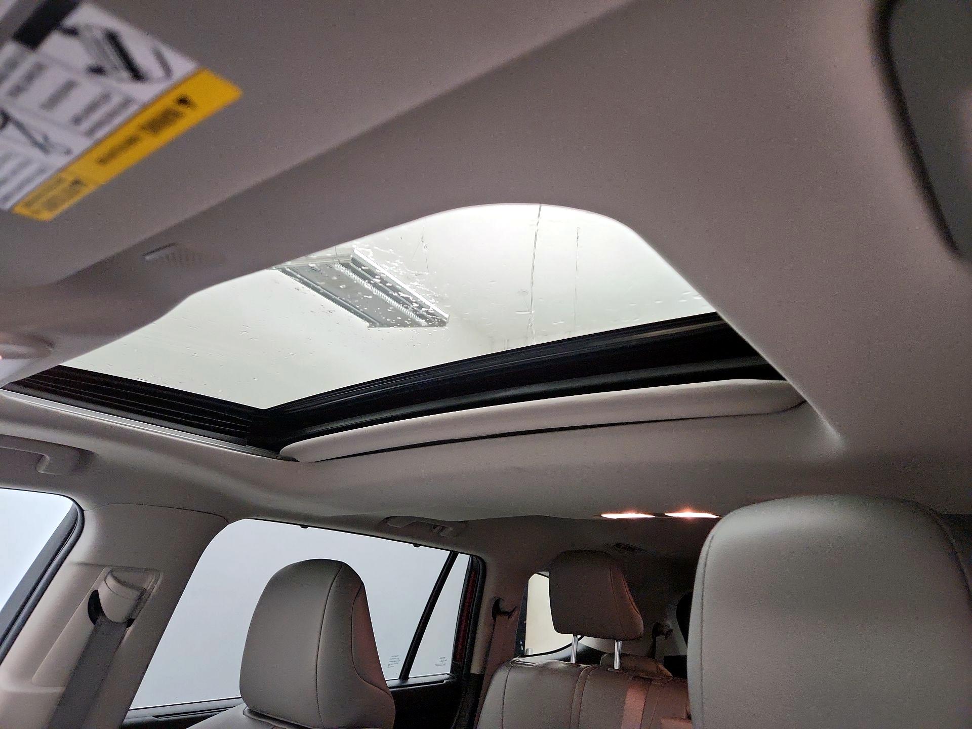 Thumbnail: 2022 Toyota Highlander - 20