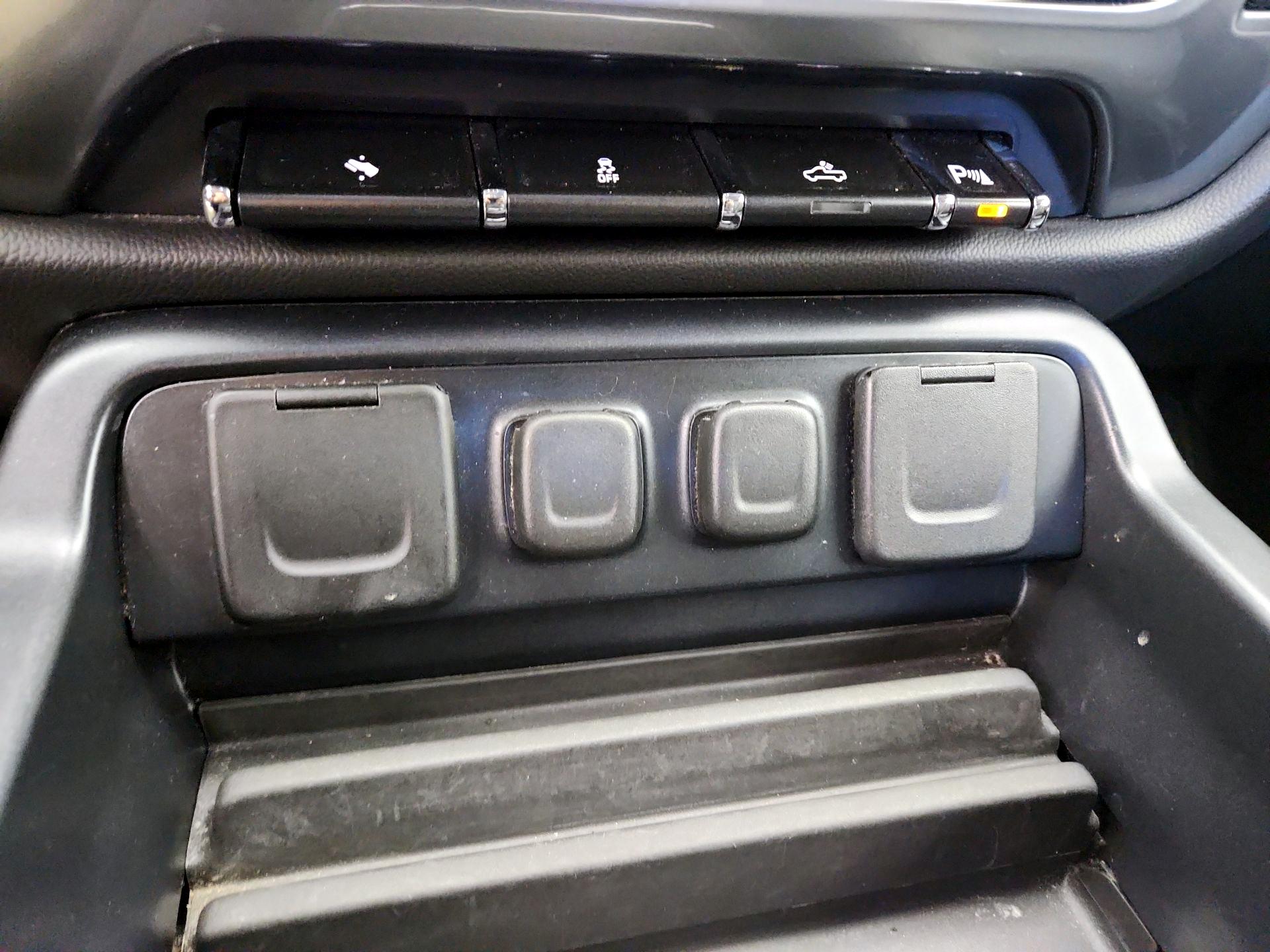 Thumbnail: 2014 Chevrolet Silverado 1500 - 17