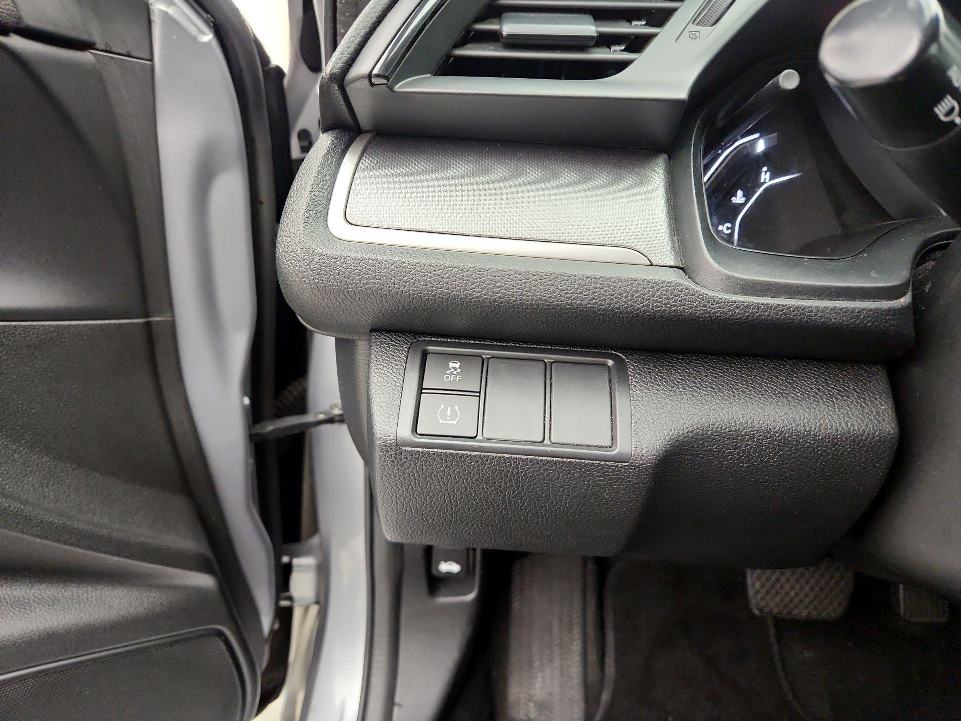 Thumbnail: 2016 Honda Civic - 13