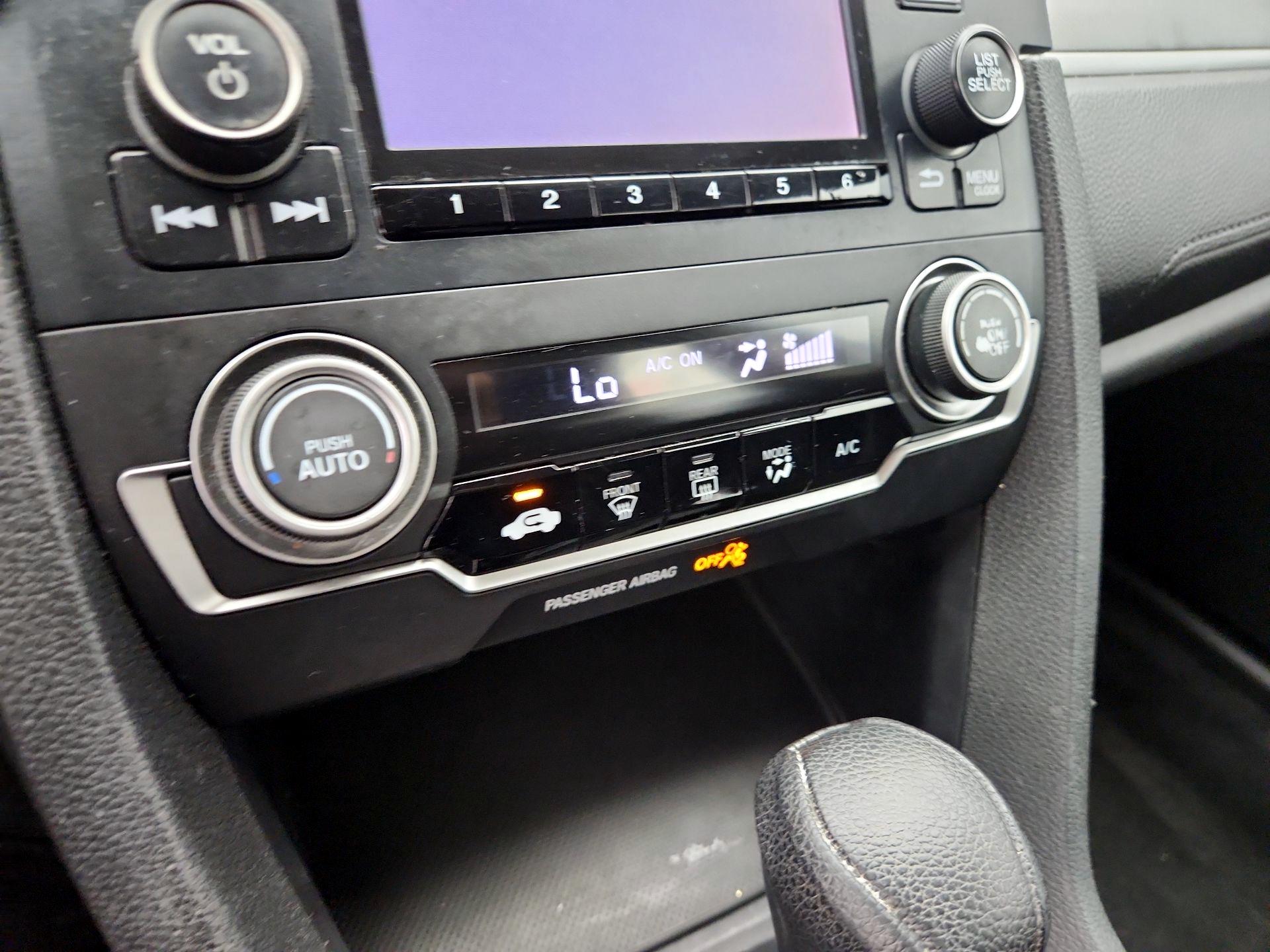 Thumbnail: 2016 Honda Civic - 16