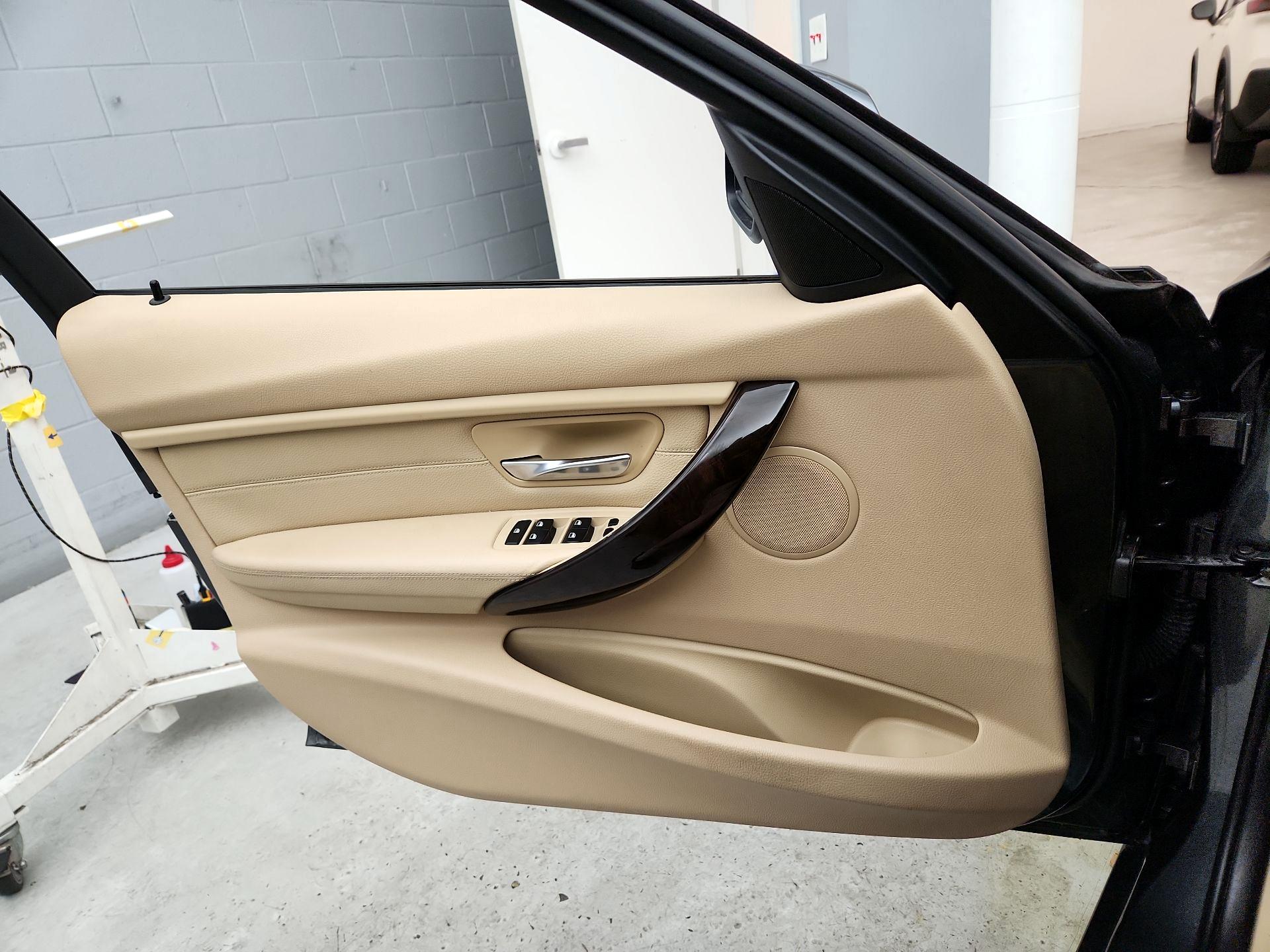 Thumbnail: 2015 BMW 3 Series - 12