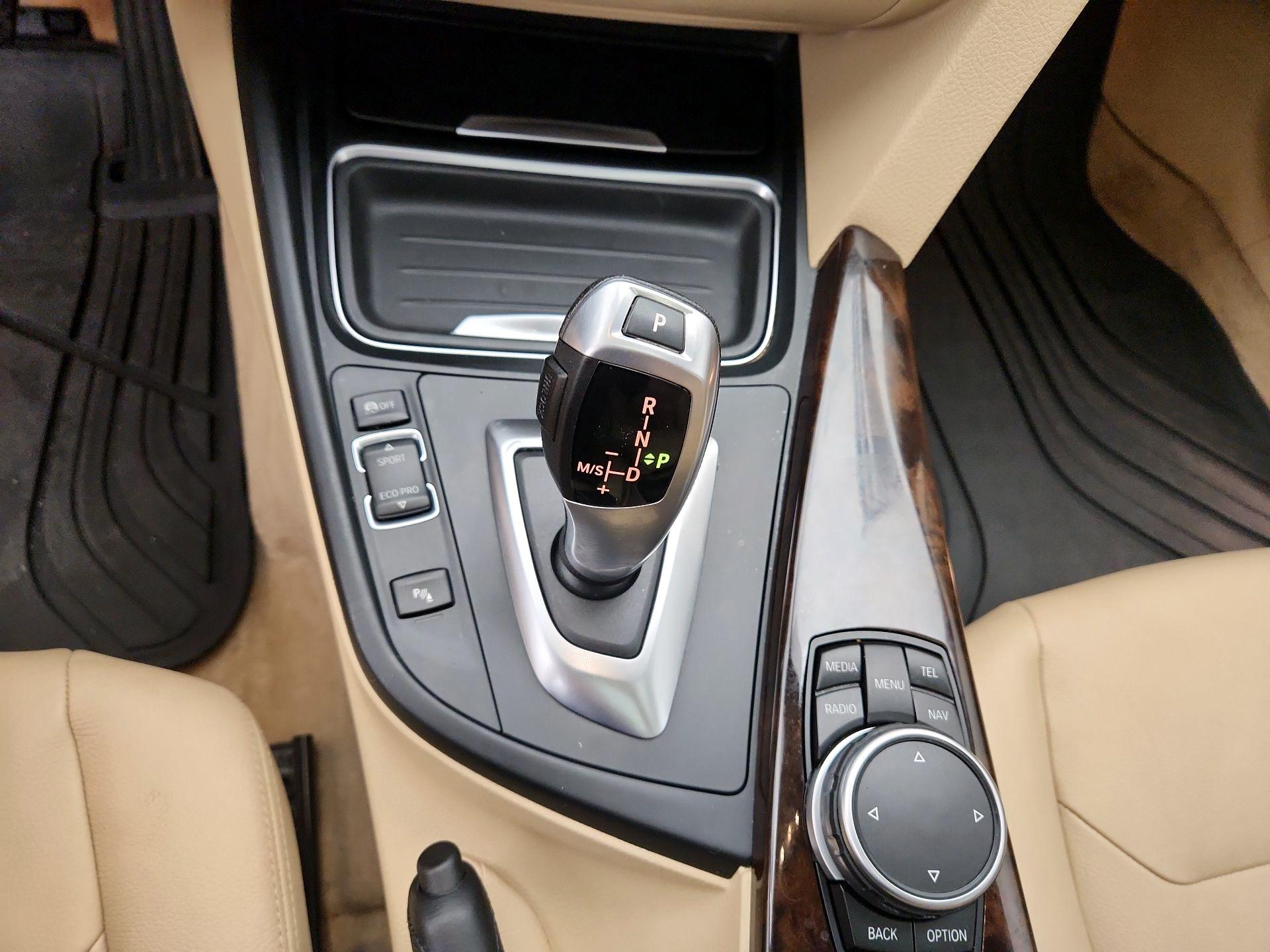 Thumbnail: 2015 BMW 3 Series - 18