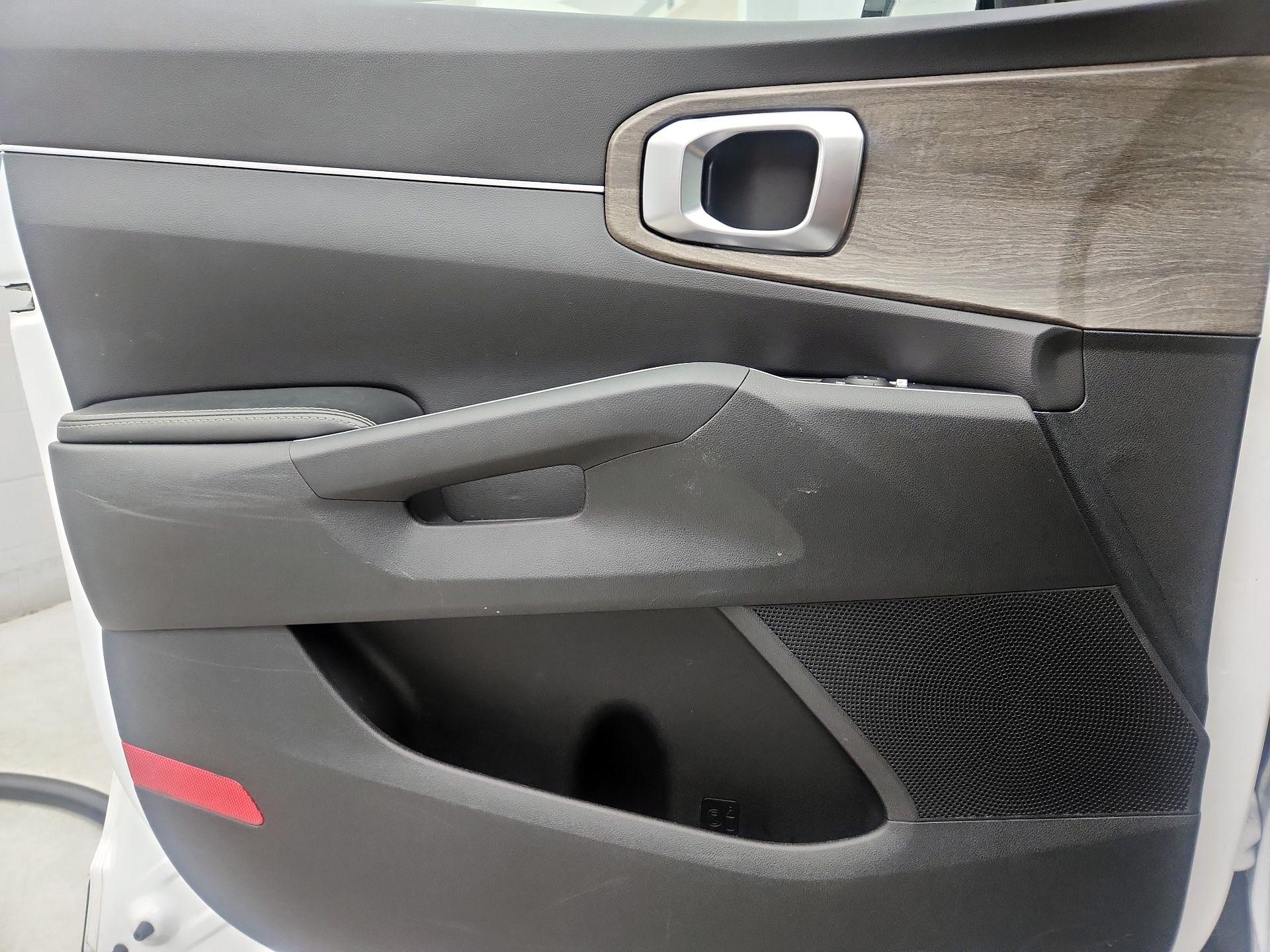 Thumbnail: 2022 Kia Sorento - 12