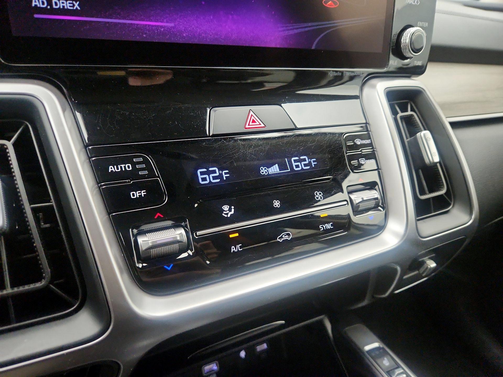 Thumbnail: 2022 Kia Sorento - 17