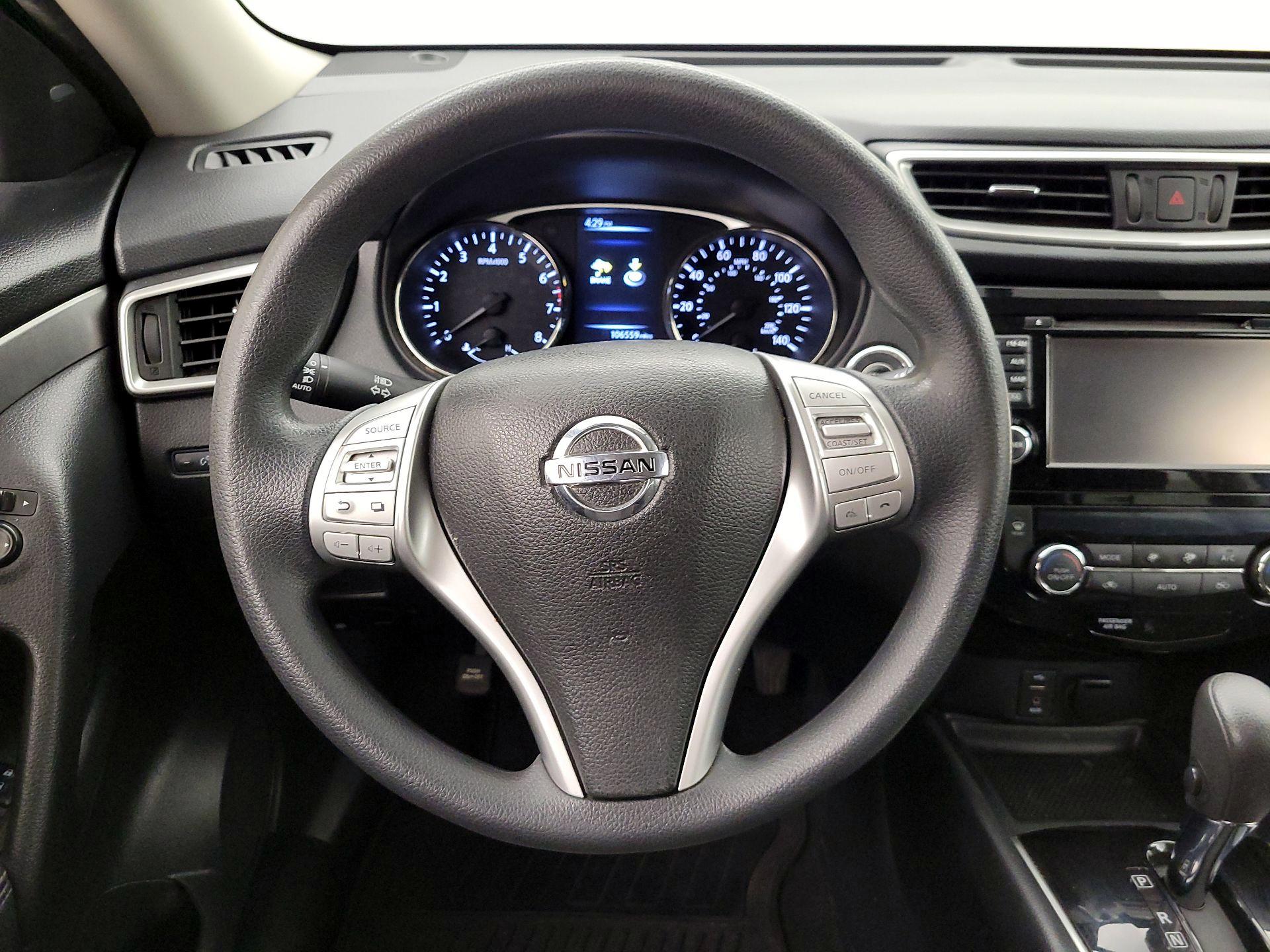 Thumbnail: 2016 Nissan Rogue - 10