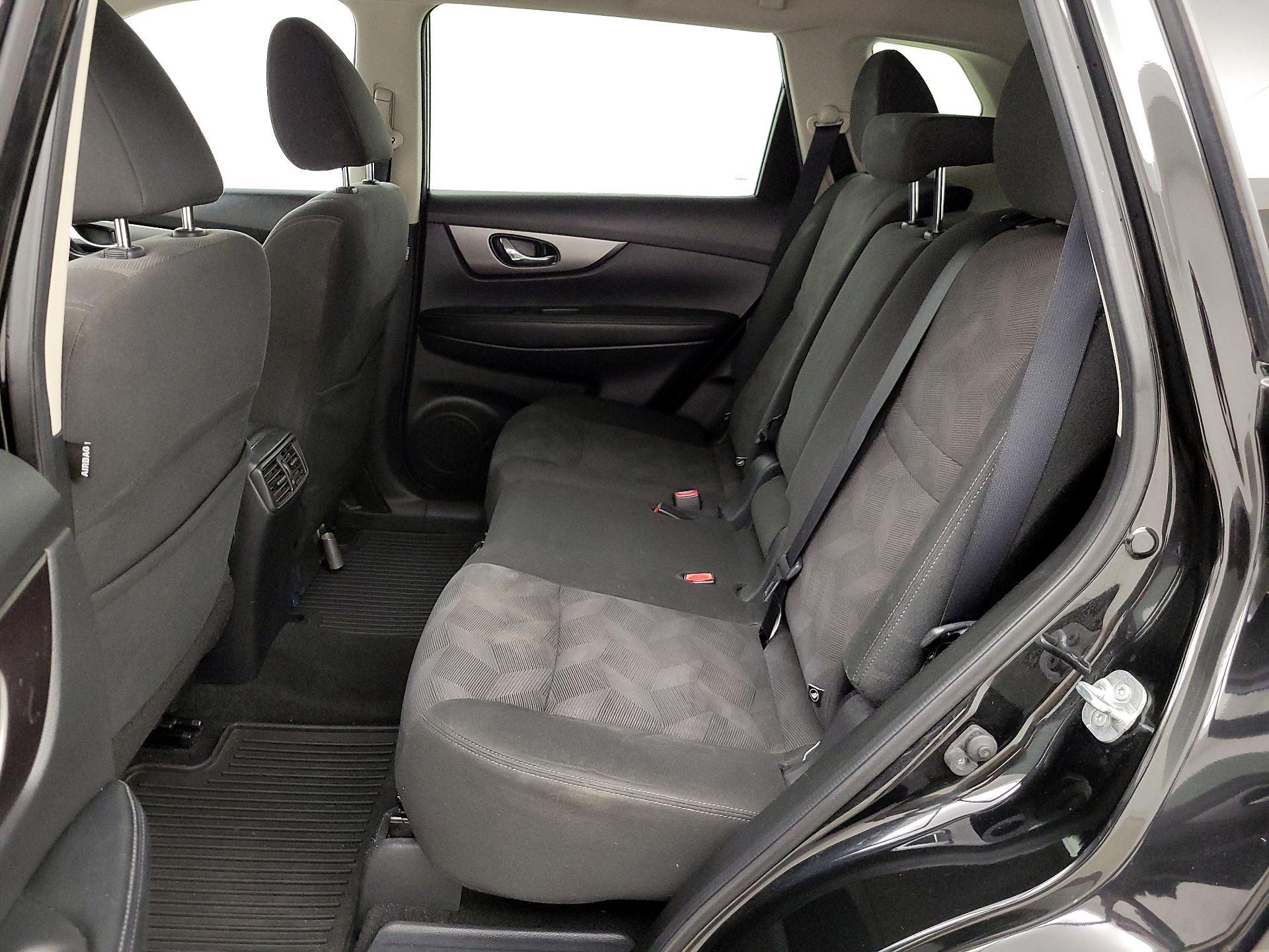 Thumbnail: 2016 Nissan Rogue - 20