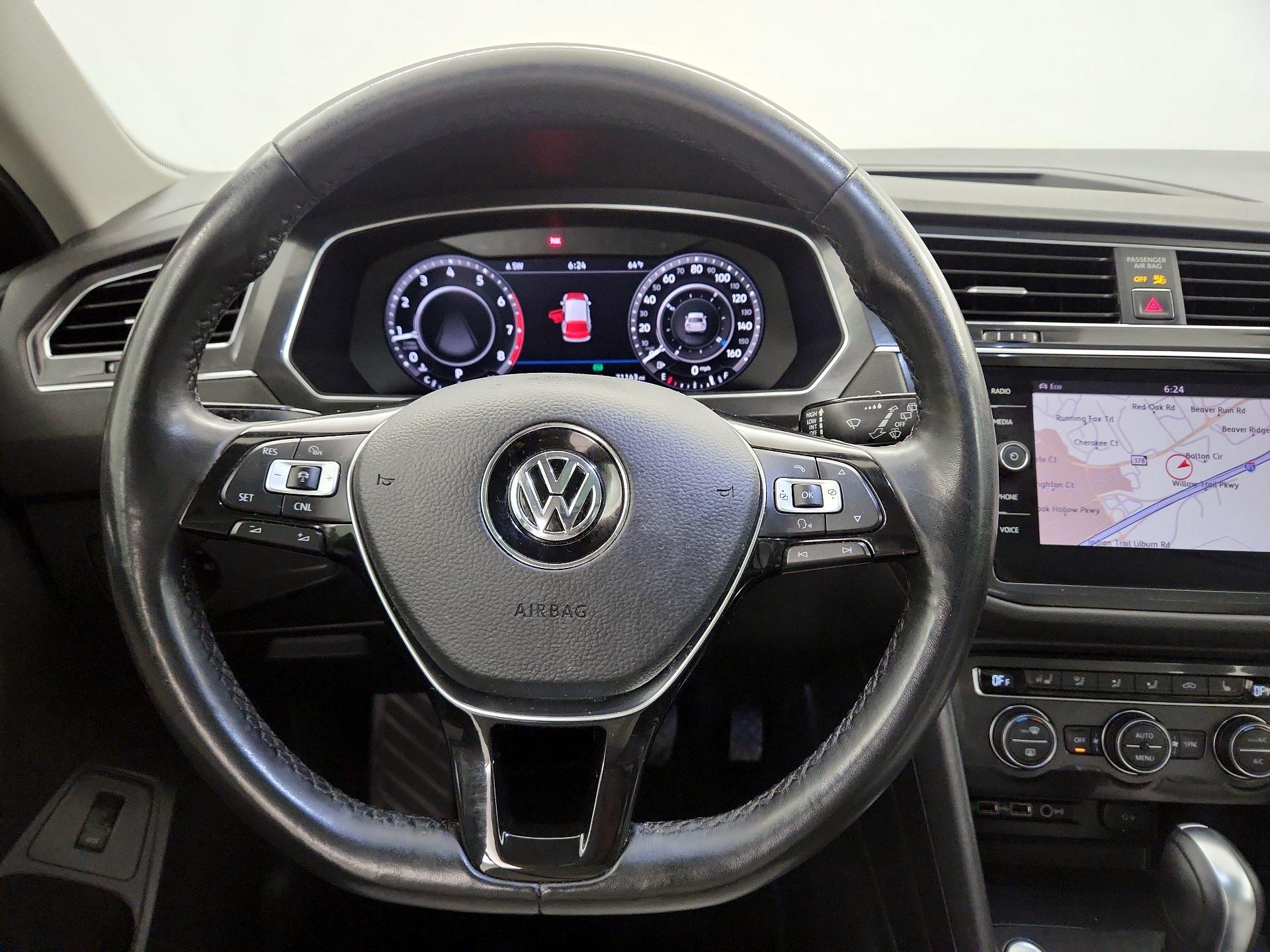 Thumbnail: 2018 Volkswagen Tiguan - 10