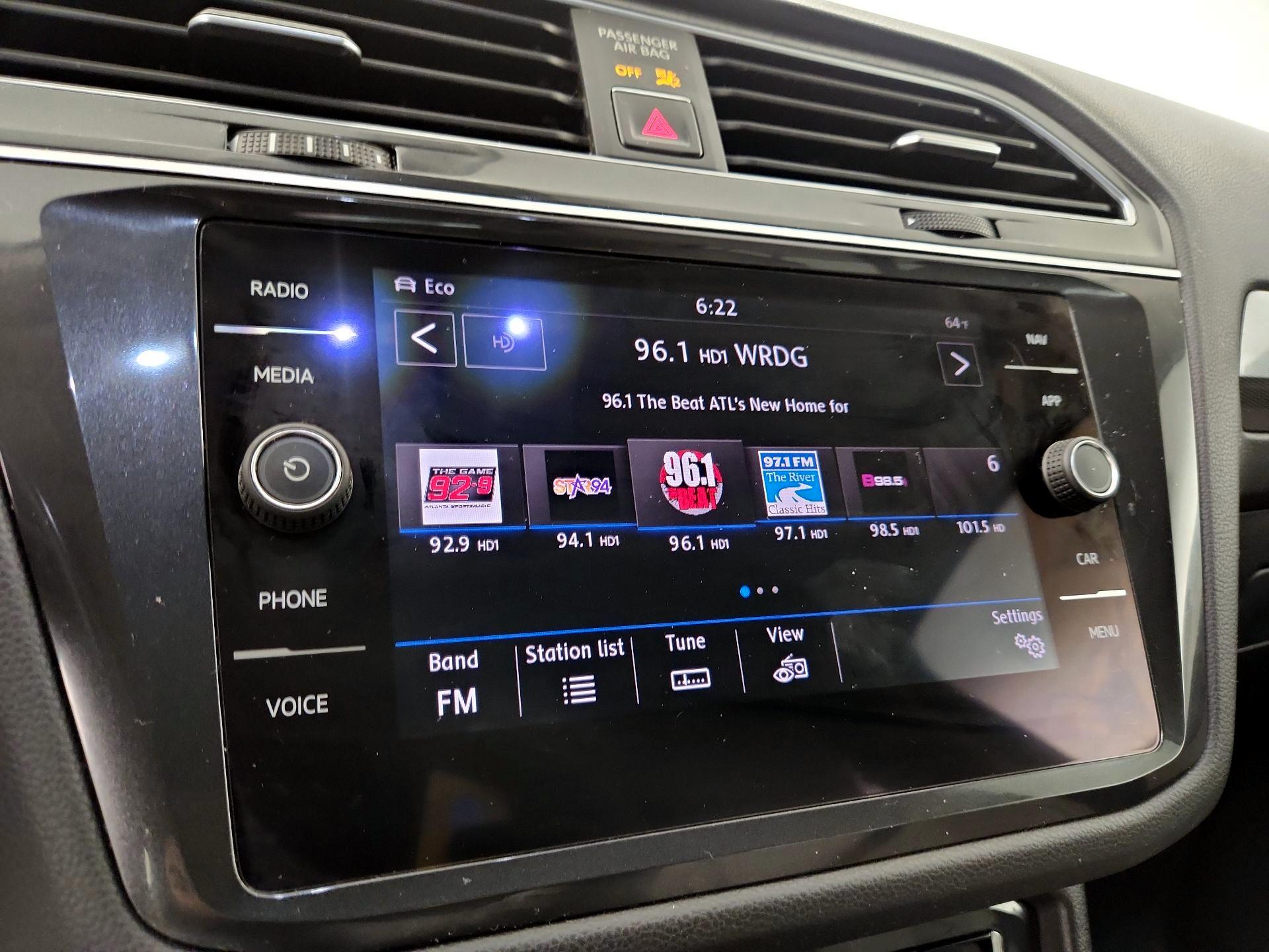 Thumbnail: 2018 Volkswagen Tiguan - 16
