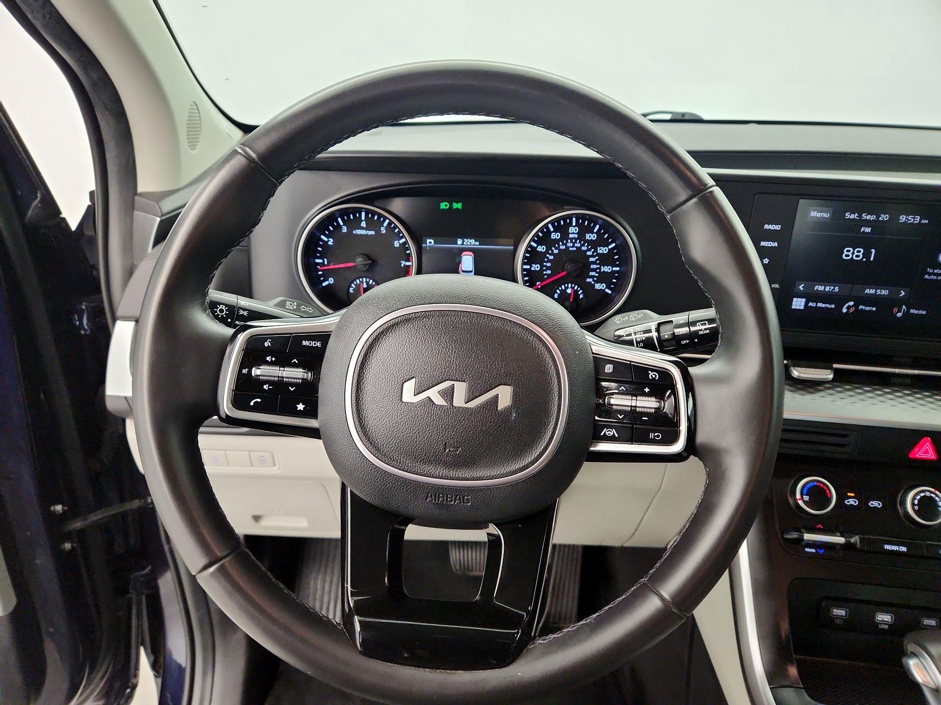 Thumbnail: 2024 Kia Carnival - 10