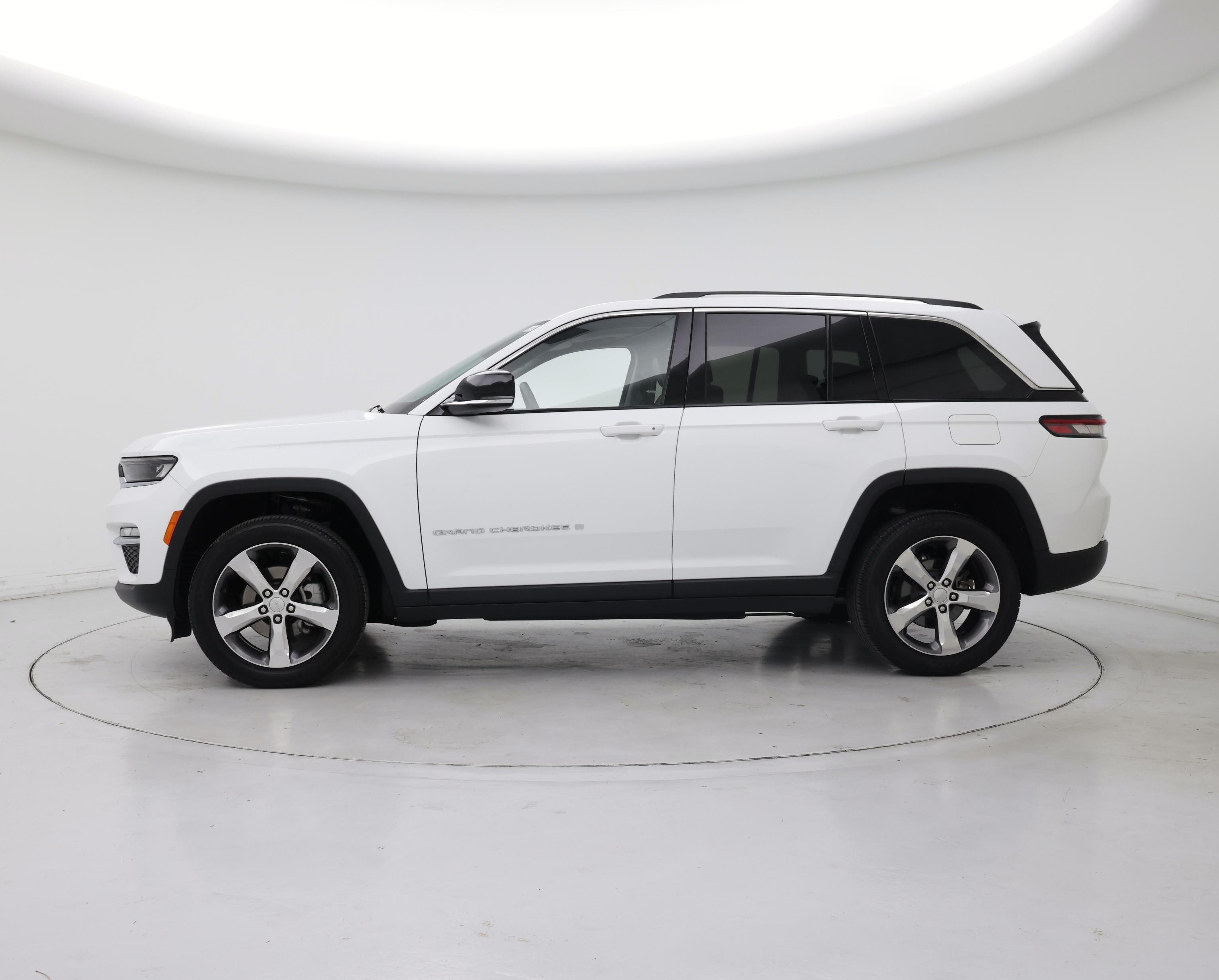 Thumbnail: 2022 Jeep Grand Cherokee - 3