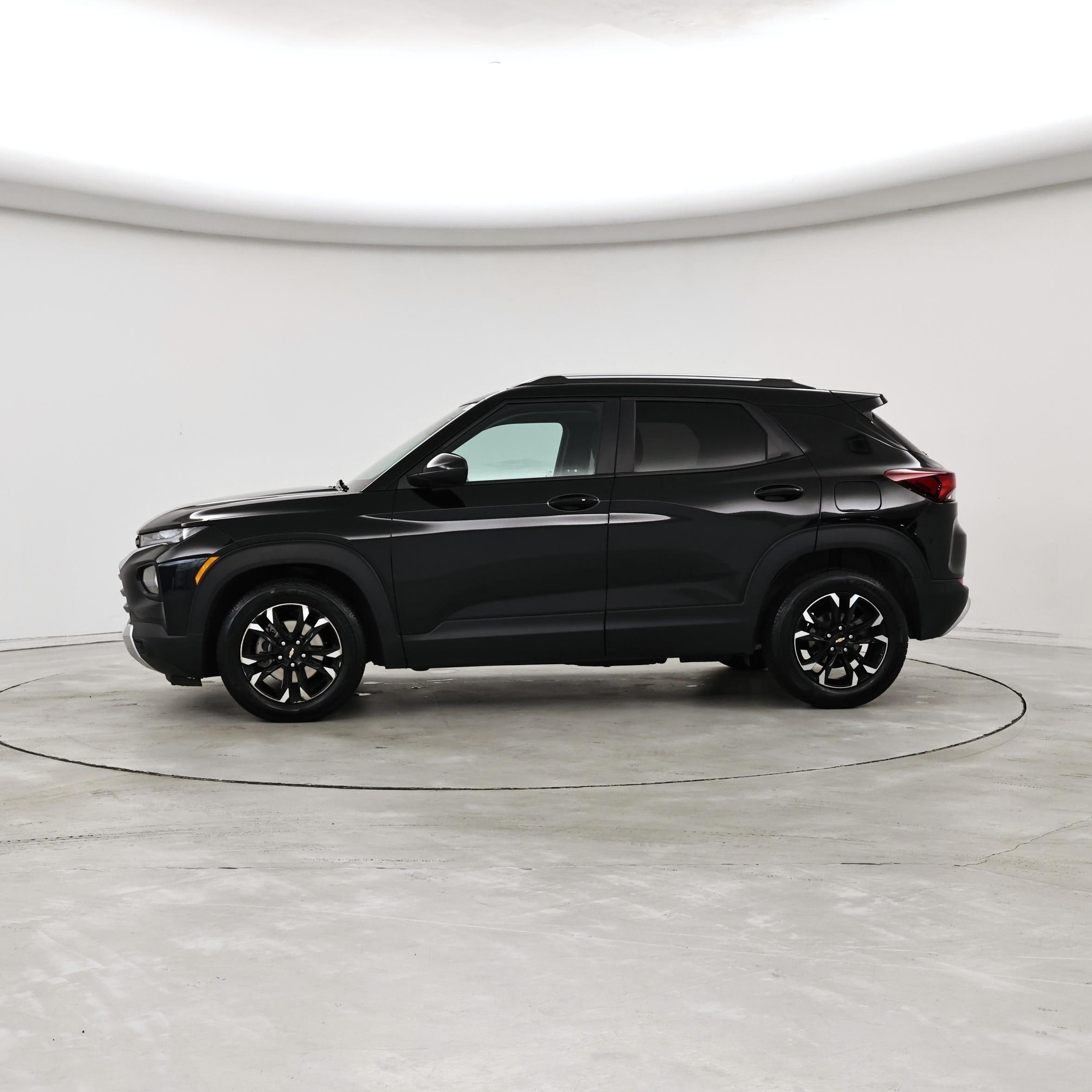 Thumbnail: 2023 Chevrolet TrailBlazer - 3