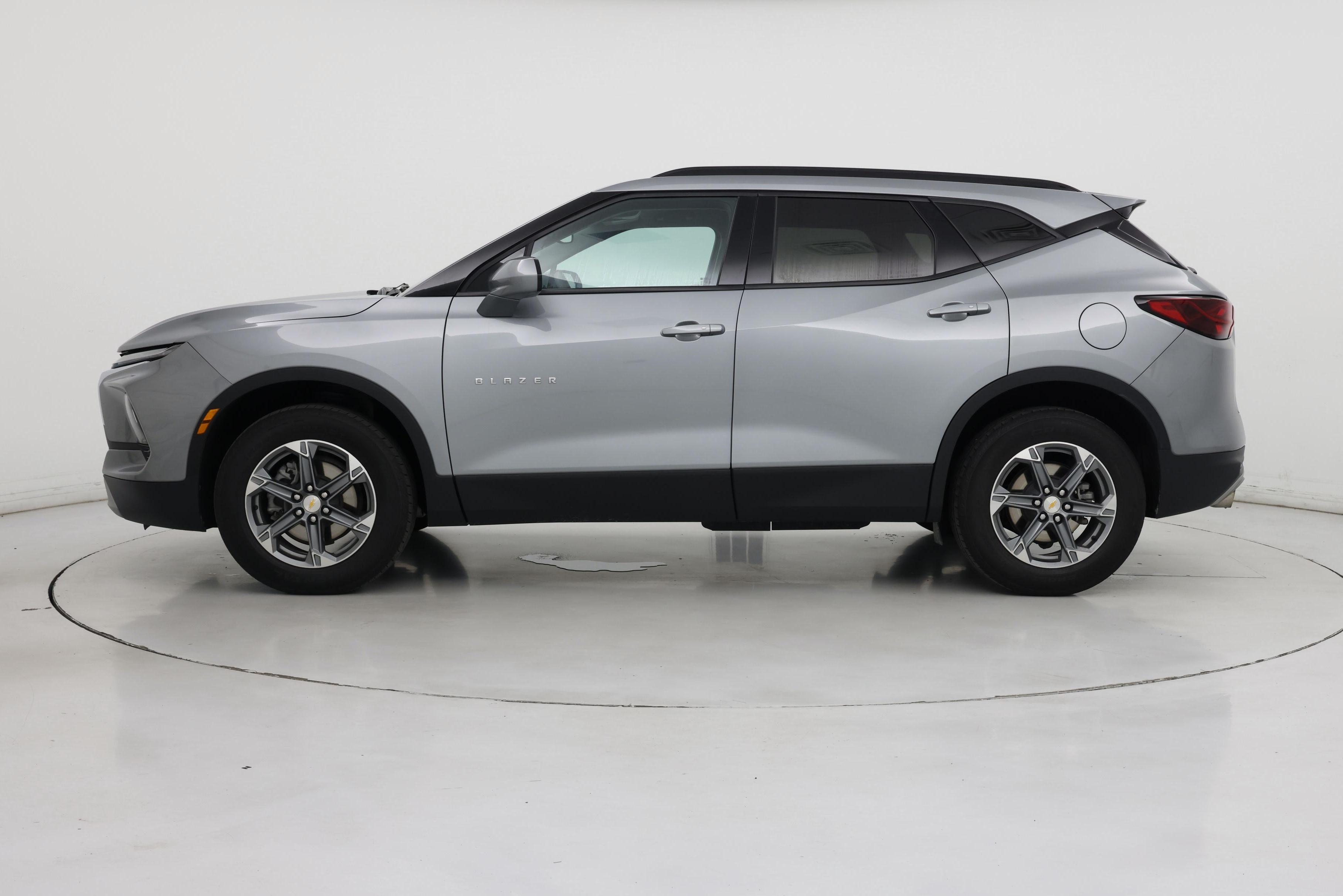 Thumbnail: 2023 Chevrolet Blazer - 3