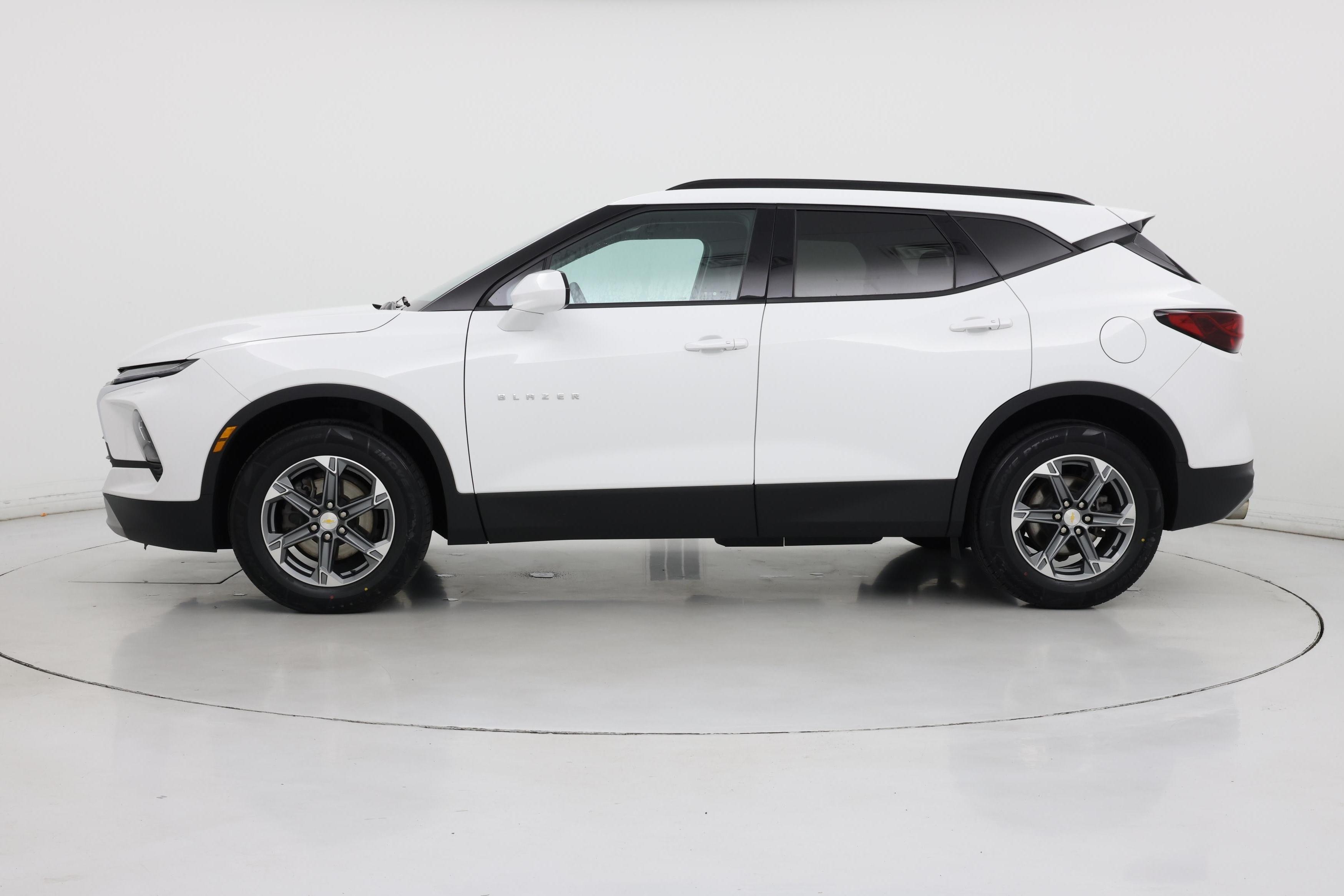 Thumbnail: 2023 Chevrolet Blazer - 3