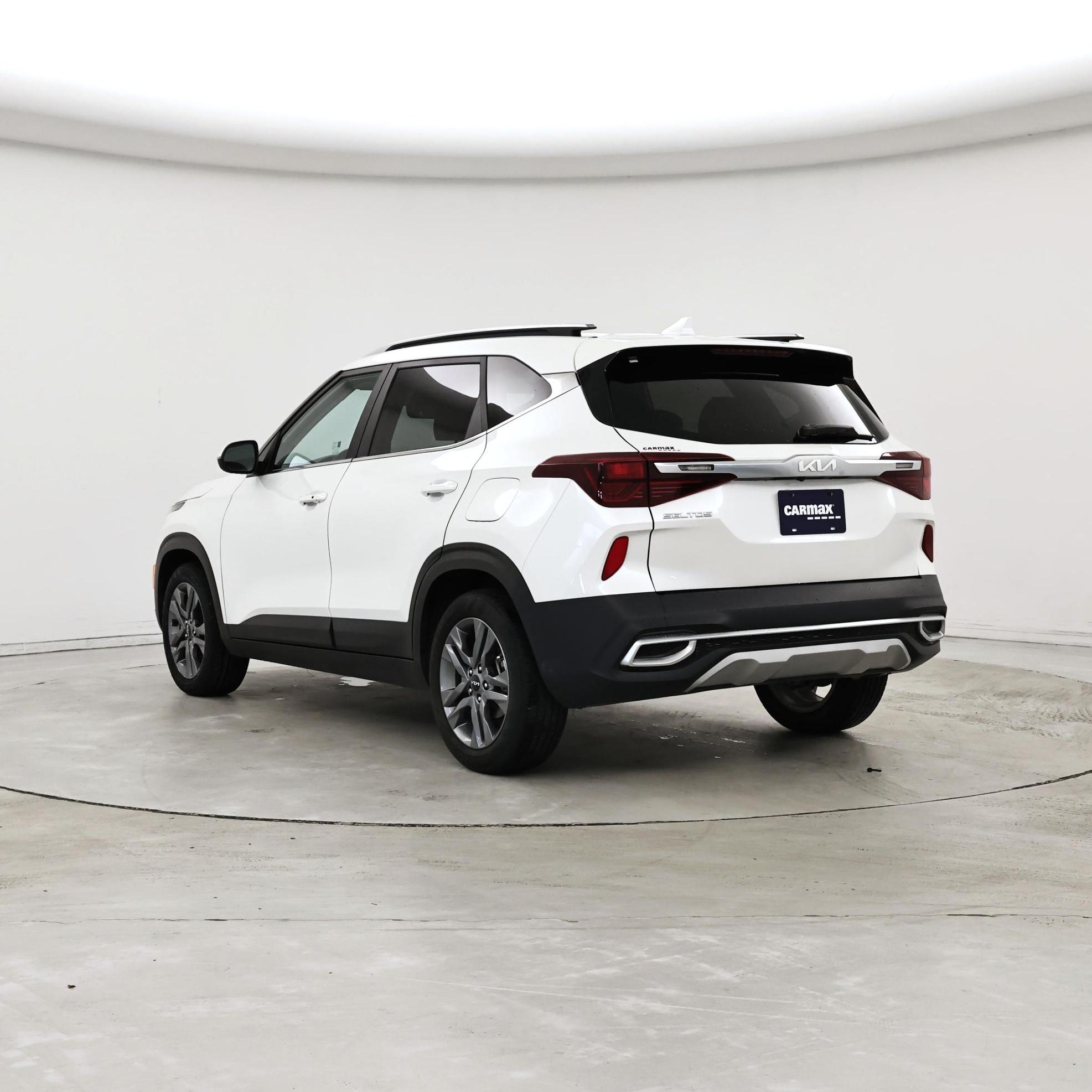 Thumbnail: 2023 Kia Seltos - 2