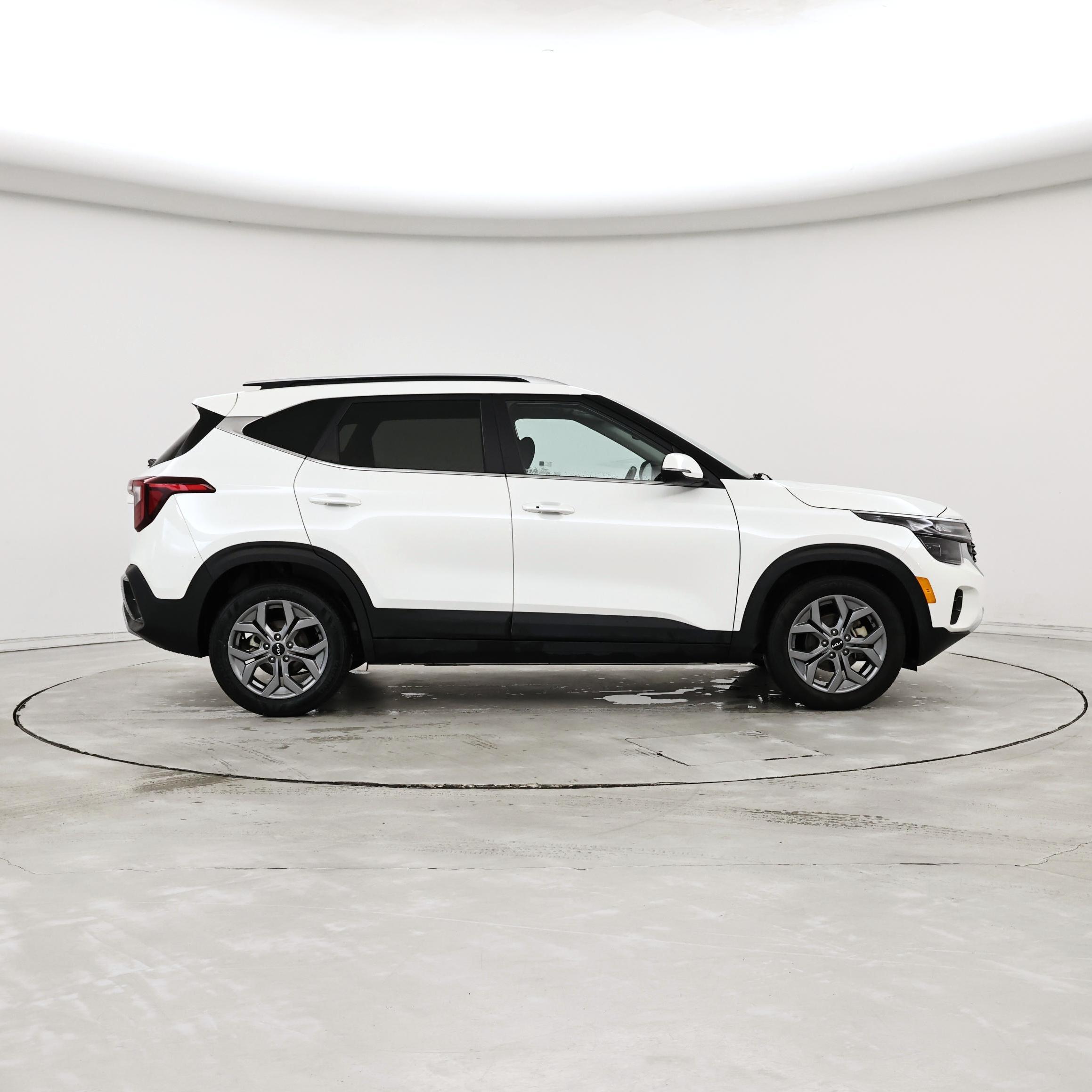 Thumbnail: 2024 Kia Seltos - 7