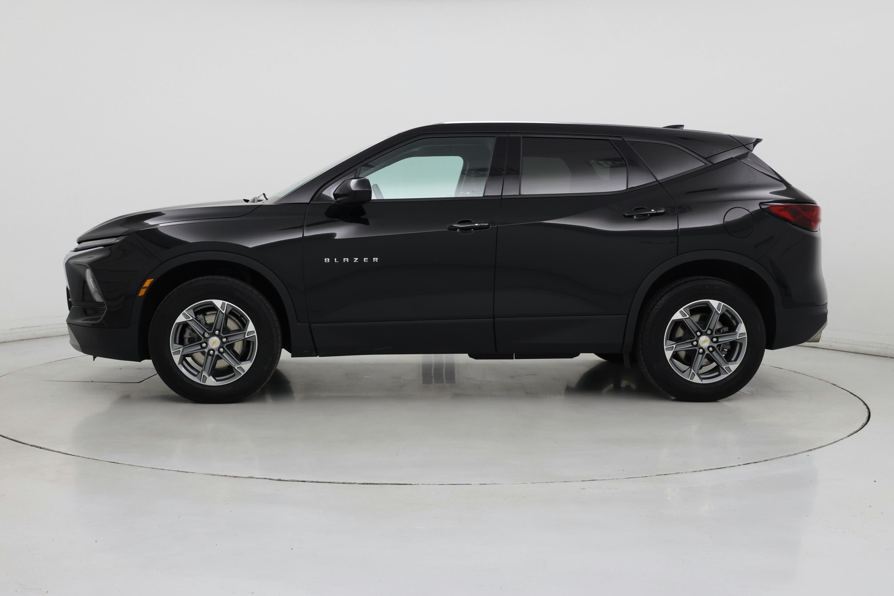 Thumbnail: 2023 Chevrolet Blazer - 3