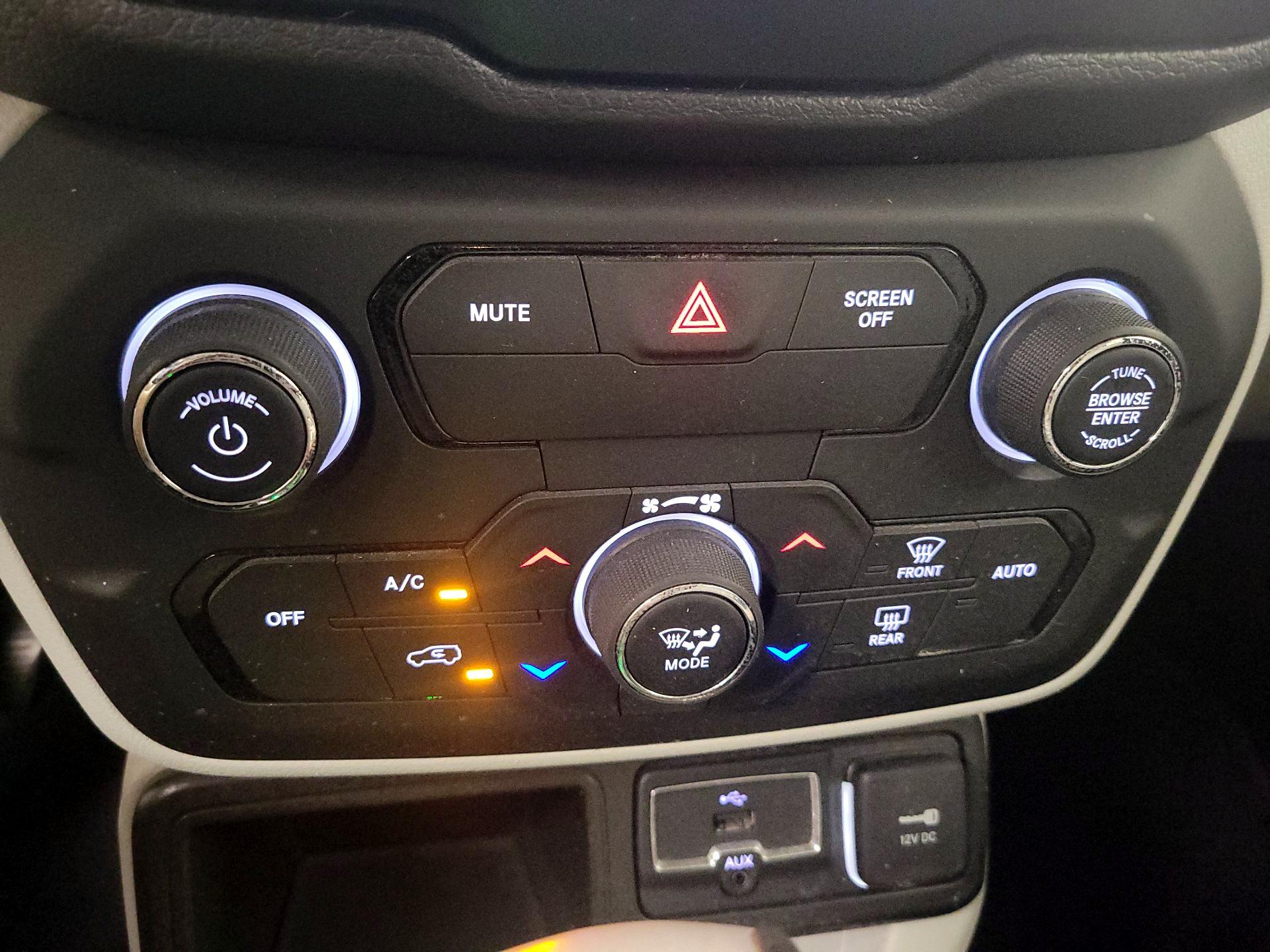 Thumbnail: 2020 Jeep Renegade - 16
