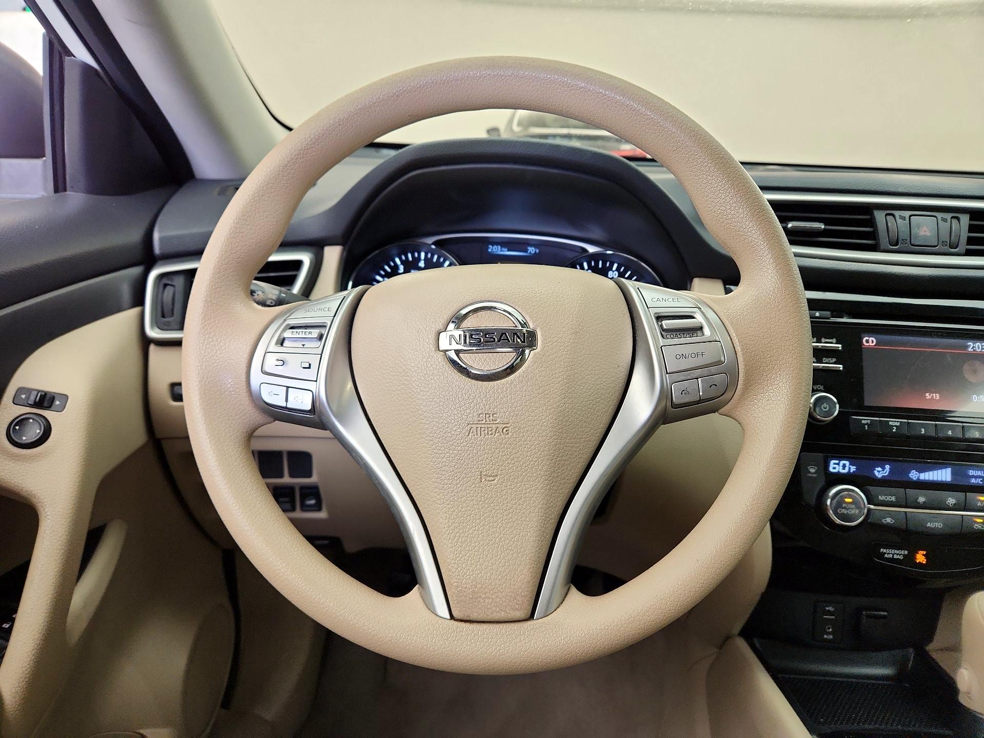 Thumbnail: 2015 Nissan Rogue - 10