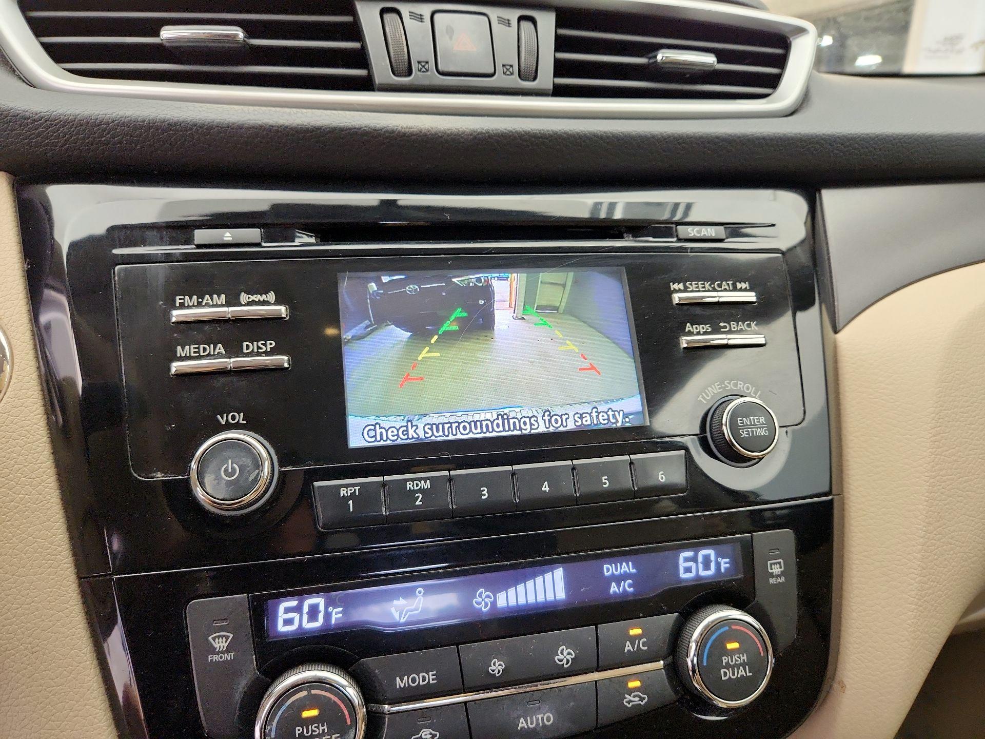Thumbnail: 2015 Nissan Rogue - 14