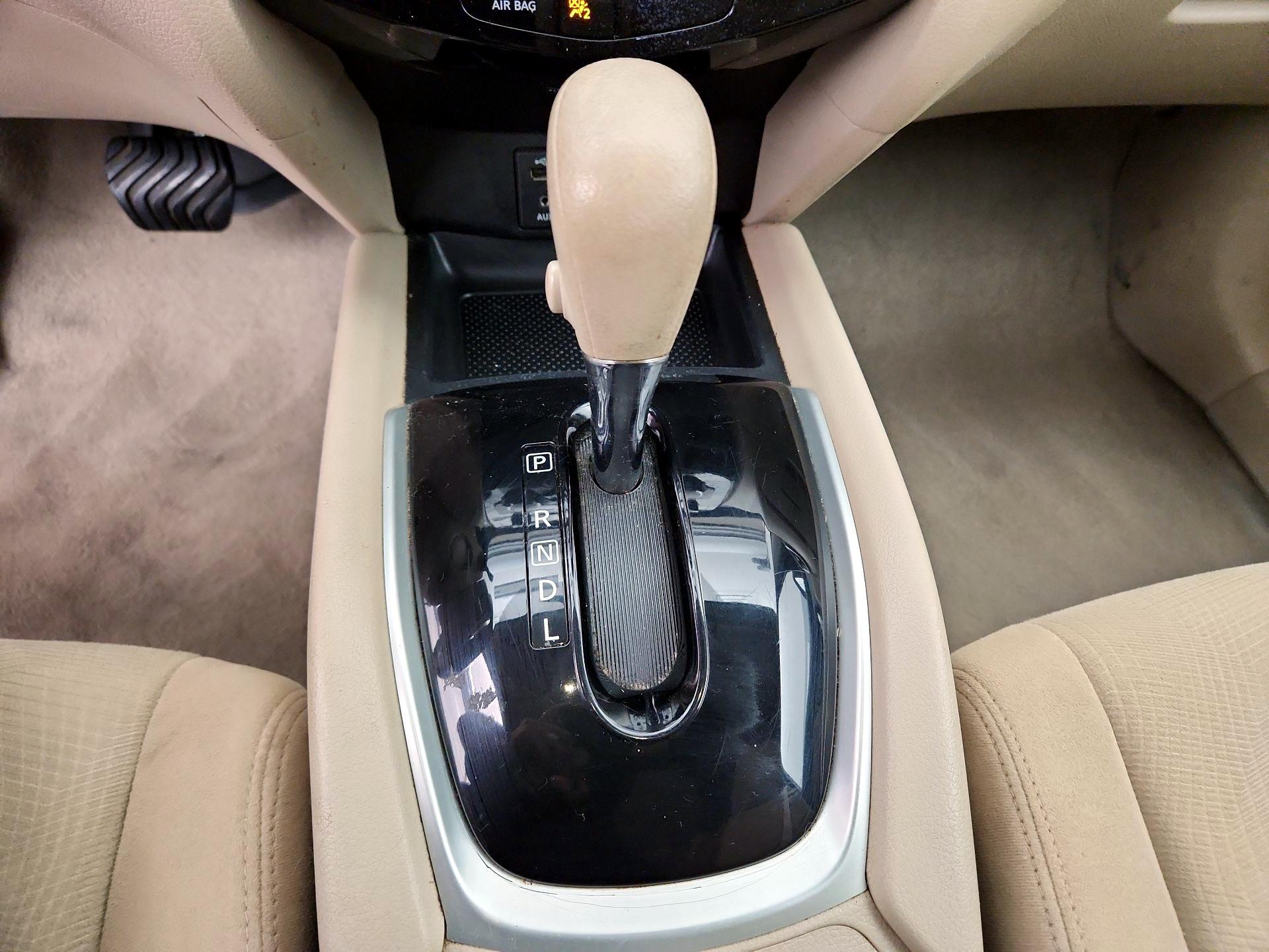 Thumbnail: 2015 Nissan Rogue - 17