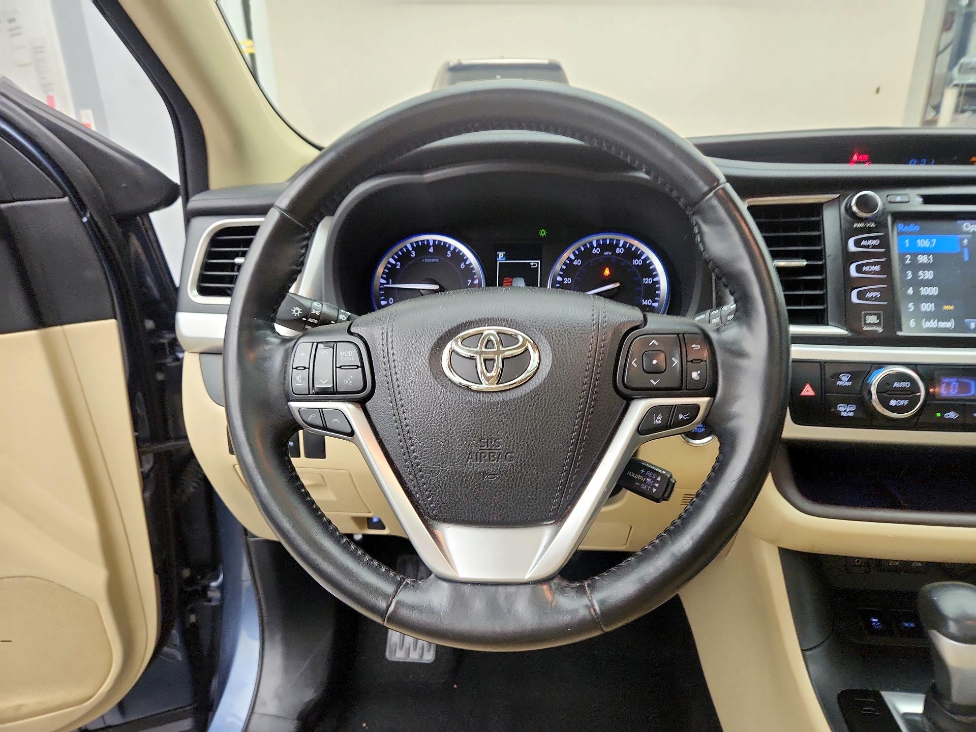 Thumbnail: 2017 Toyota Highlander - 10